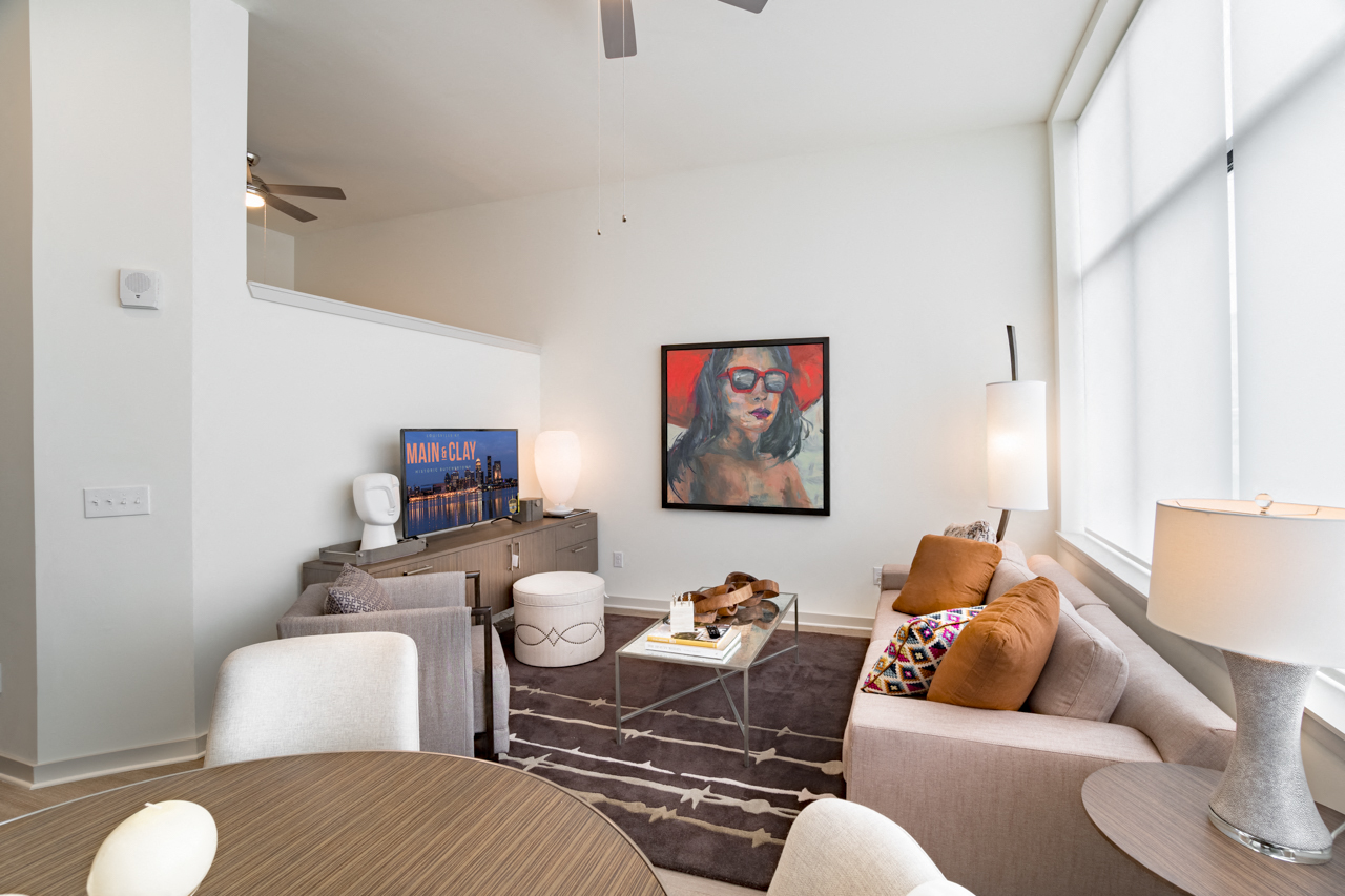 Main & Clay Image 7