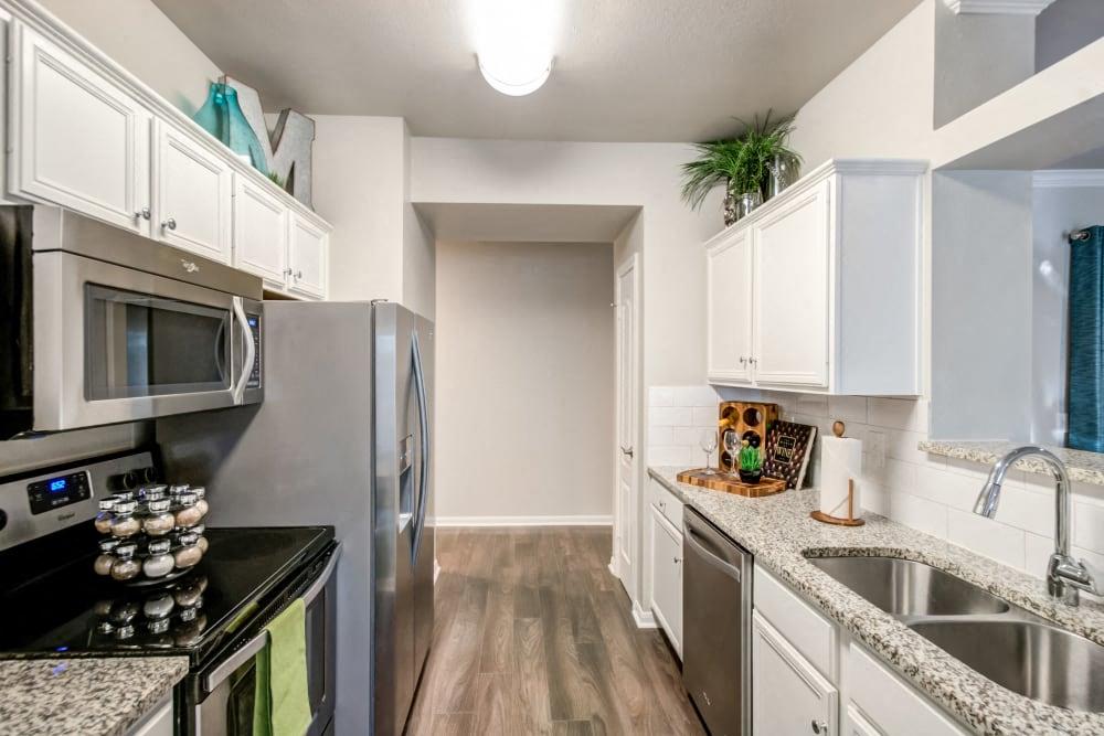 Meridian Luxury Apartment Homes Image 7