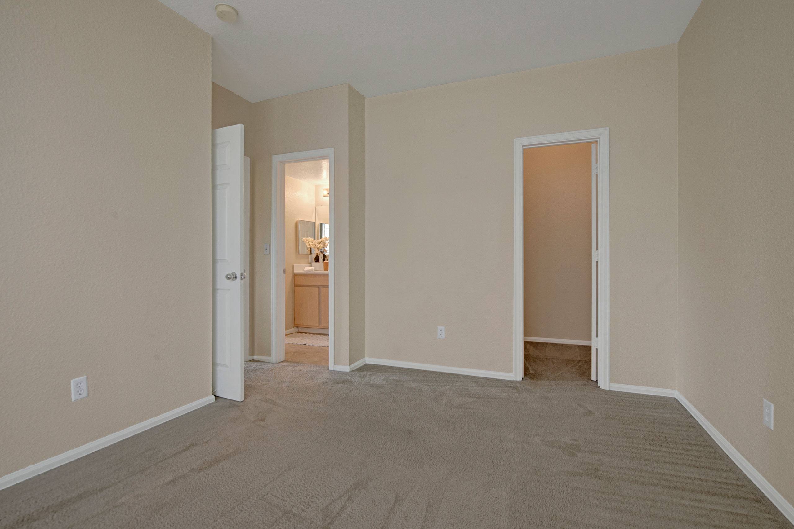 Camelback Pointe Bedroom With Ensuite Bathroom