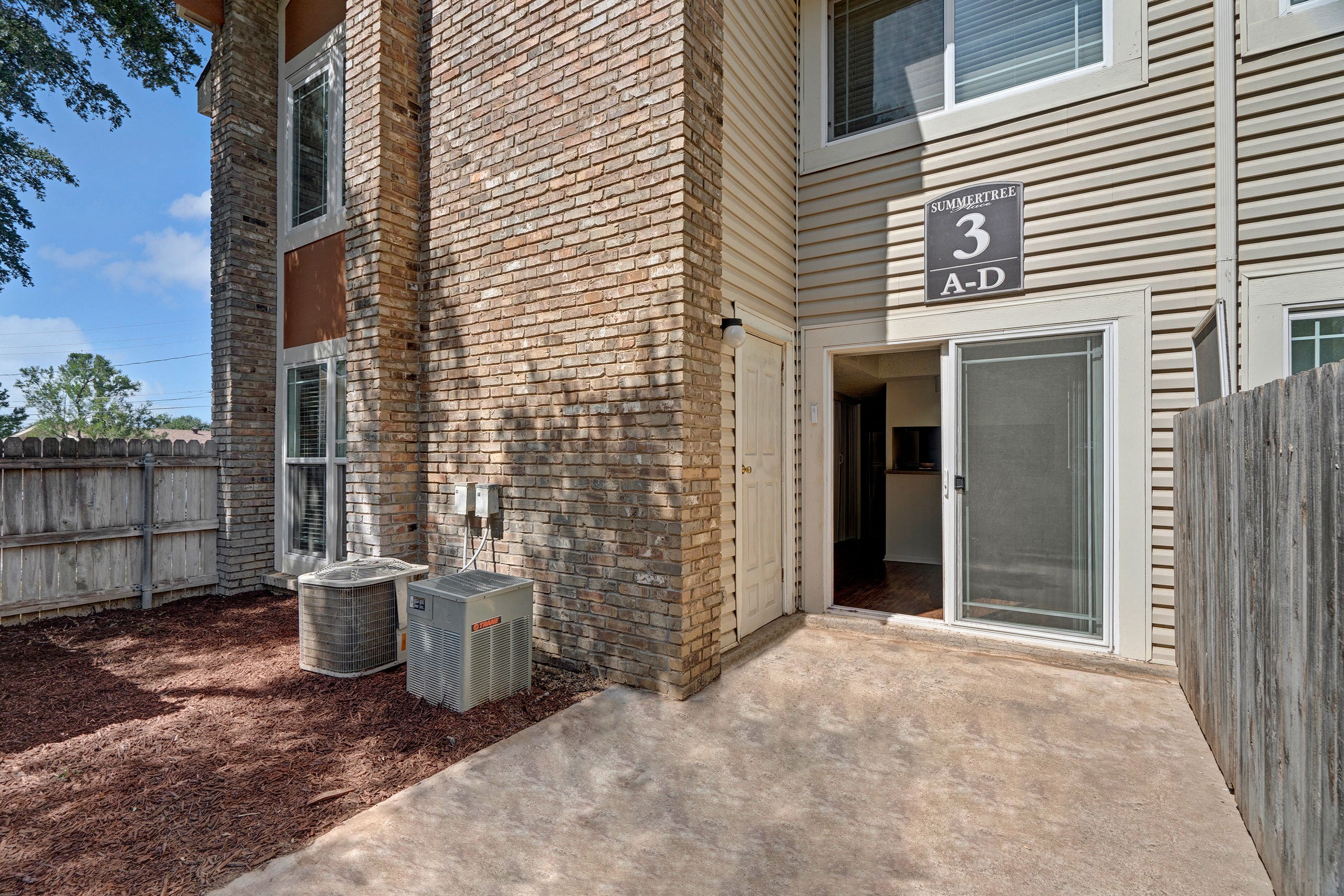Summertree Place Exterior