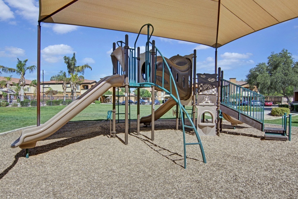 Arezzo Apartments- kids recreational area 