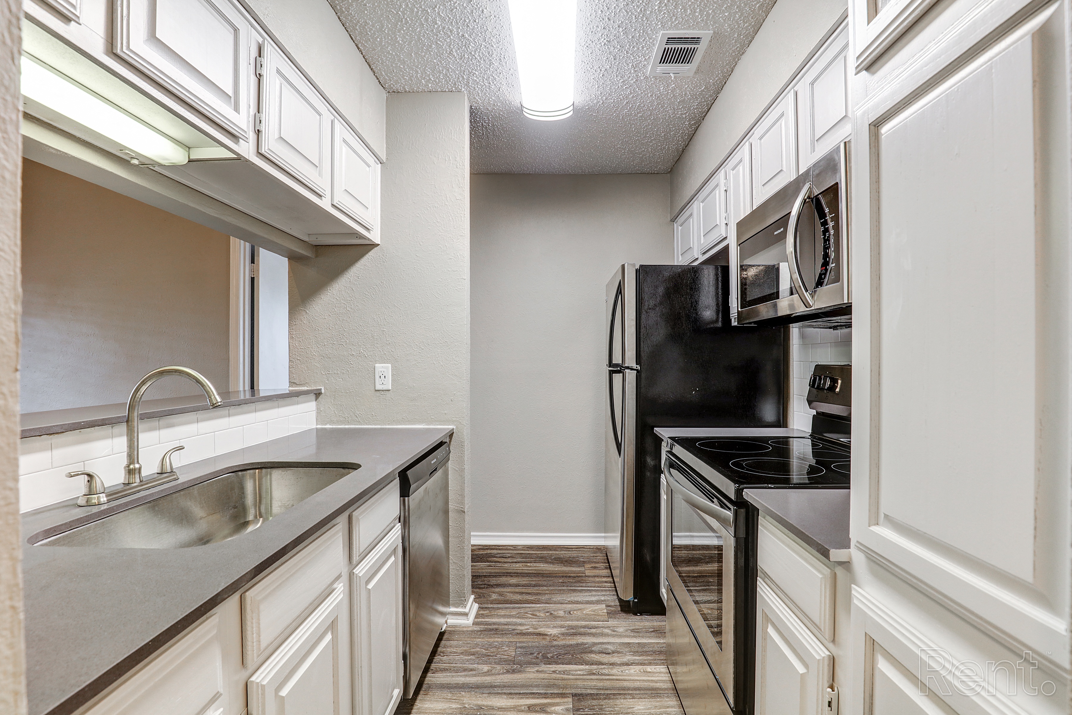 Embry Apartment Homes Image 3
