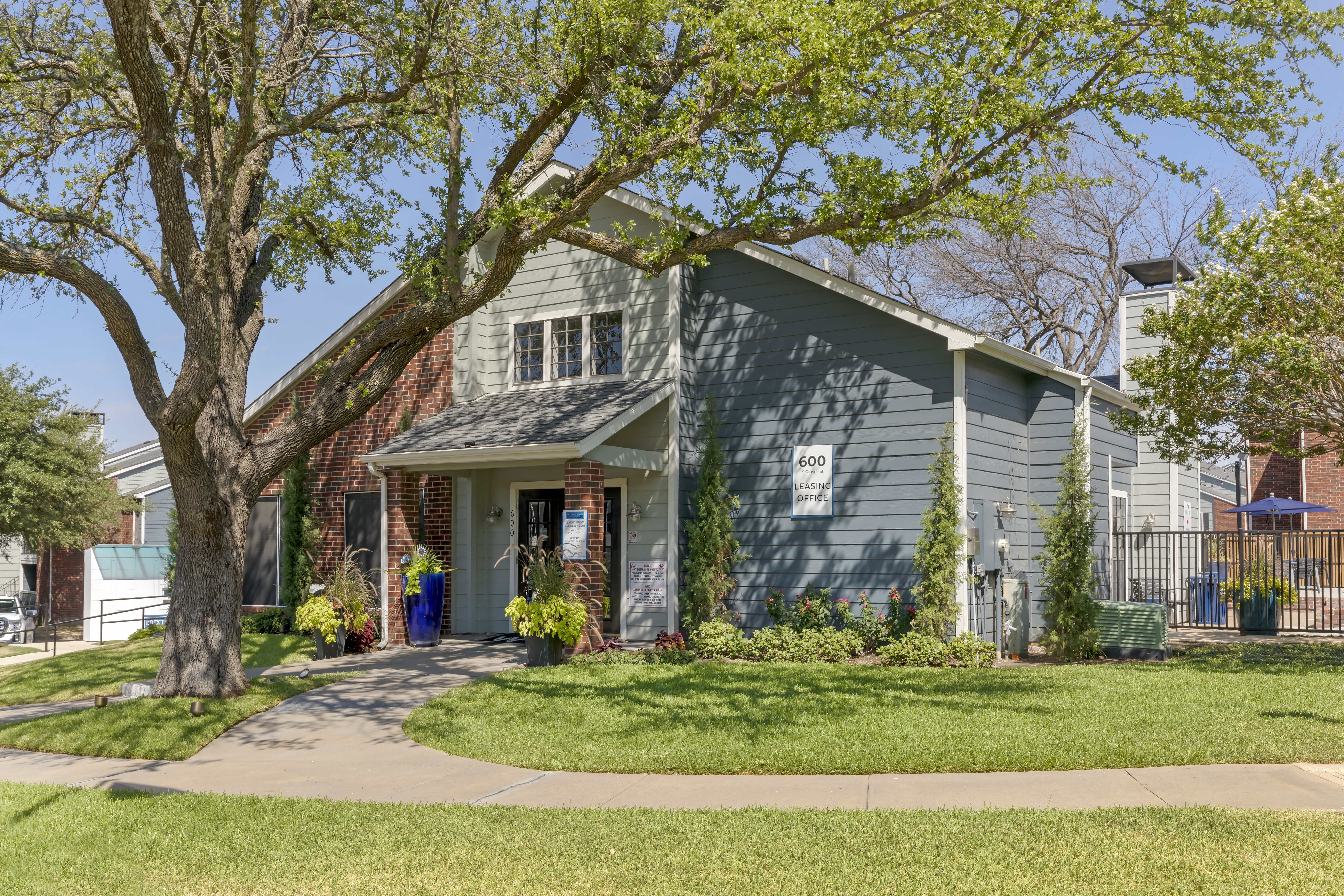 Brixton McKinney Apartments Image 8
