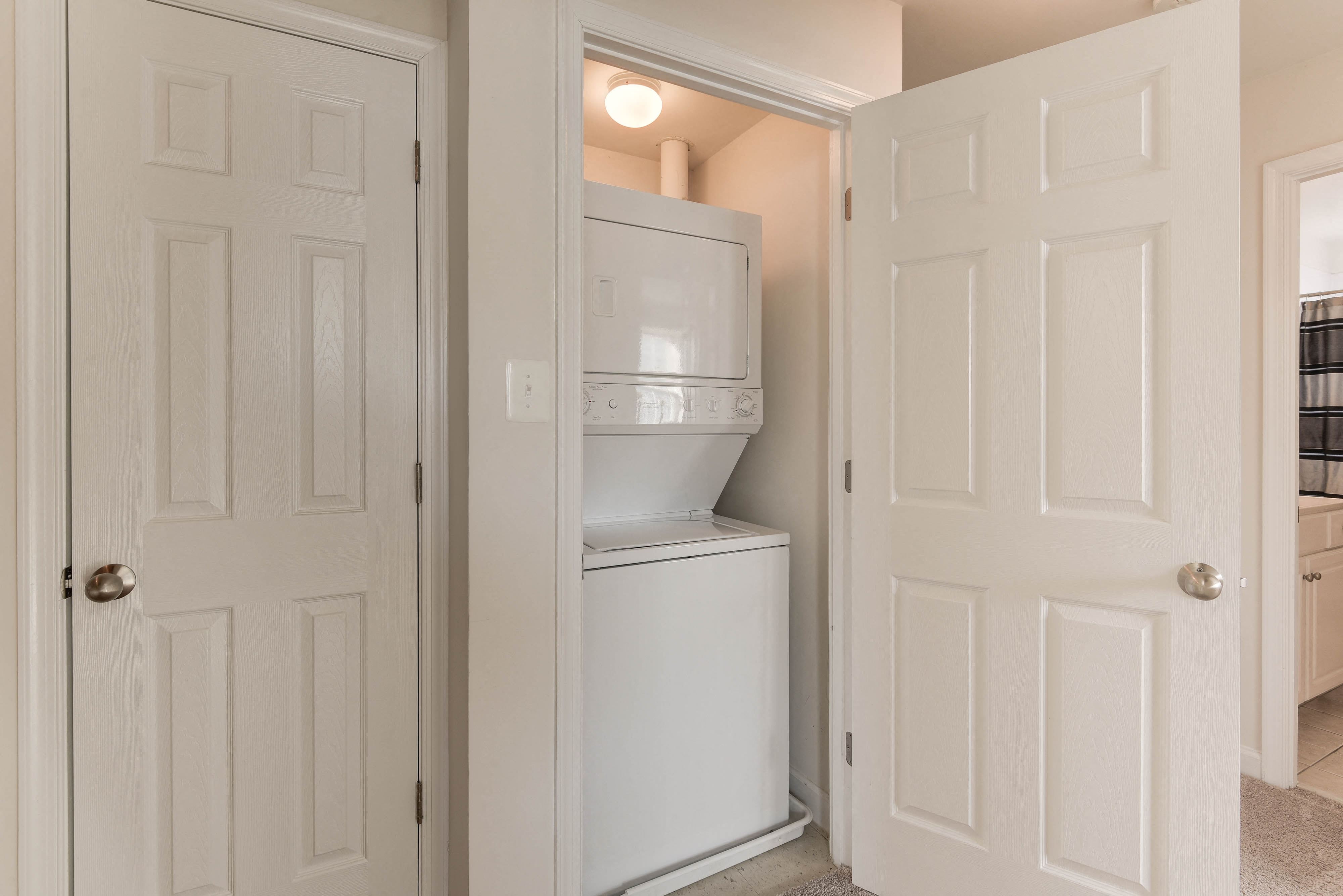 Full-Size In-Unit Washer/Dryer