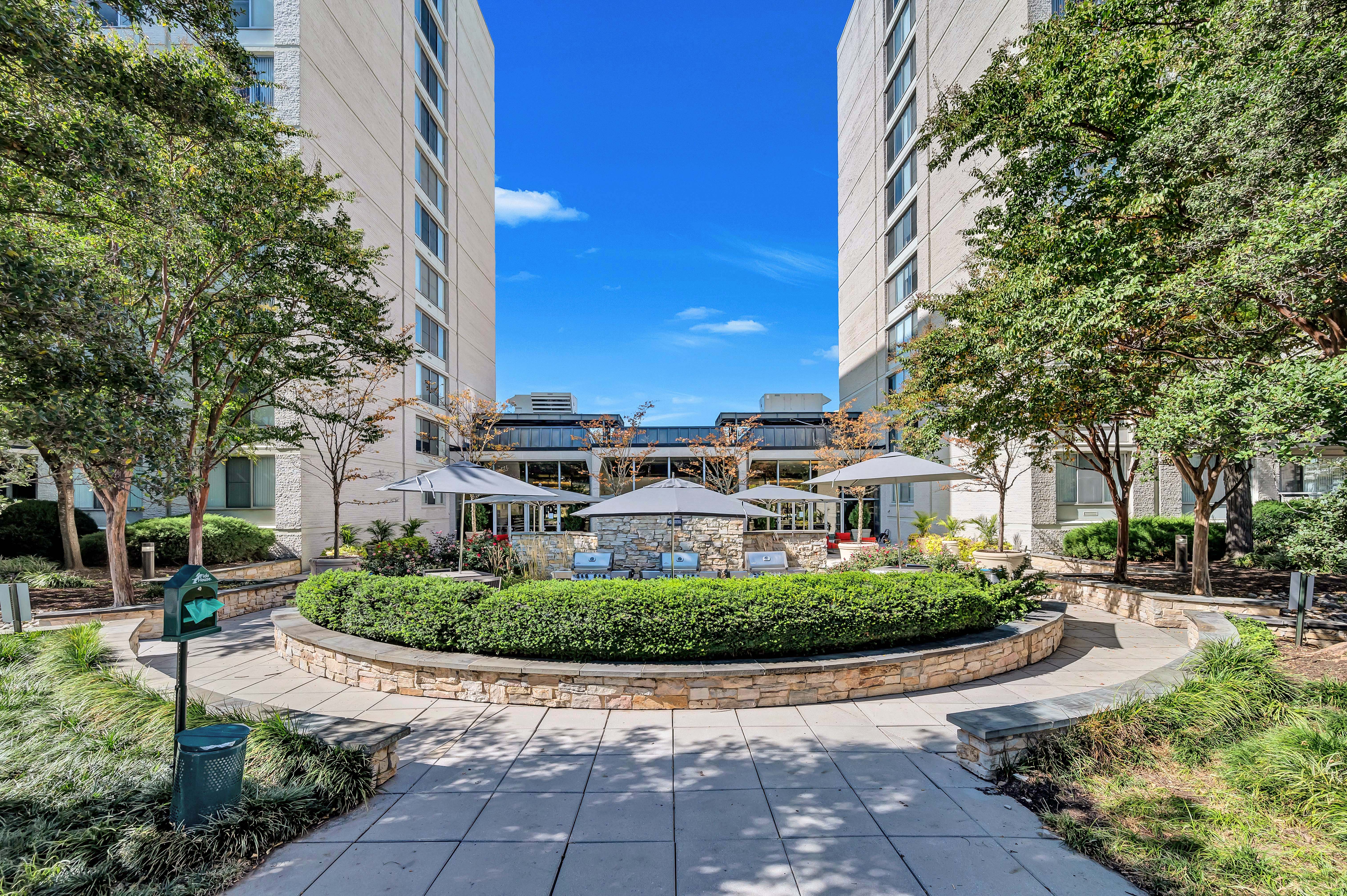 Crystal Plaza