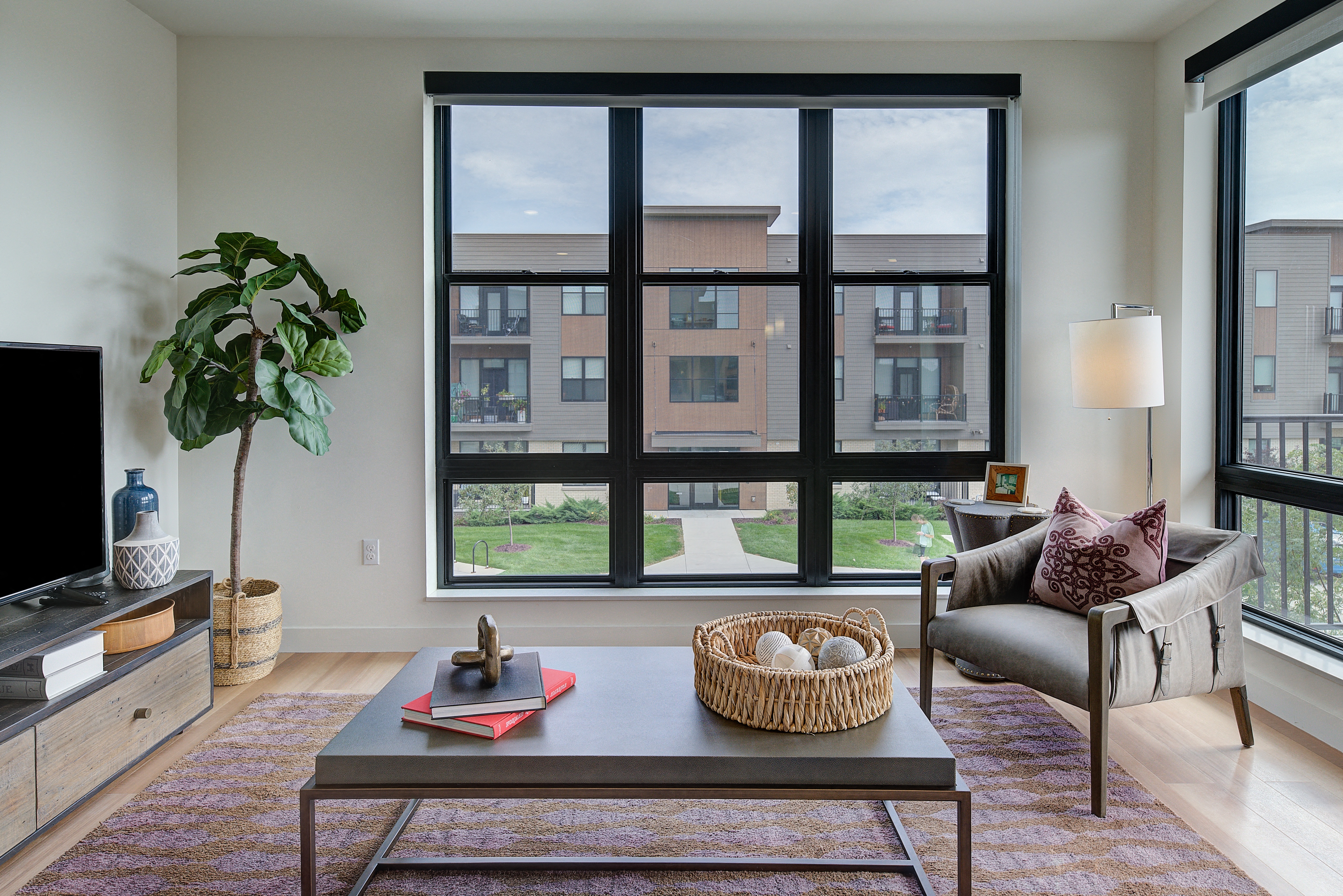 Statesman Apartments Image 29