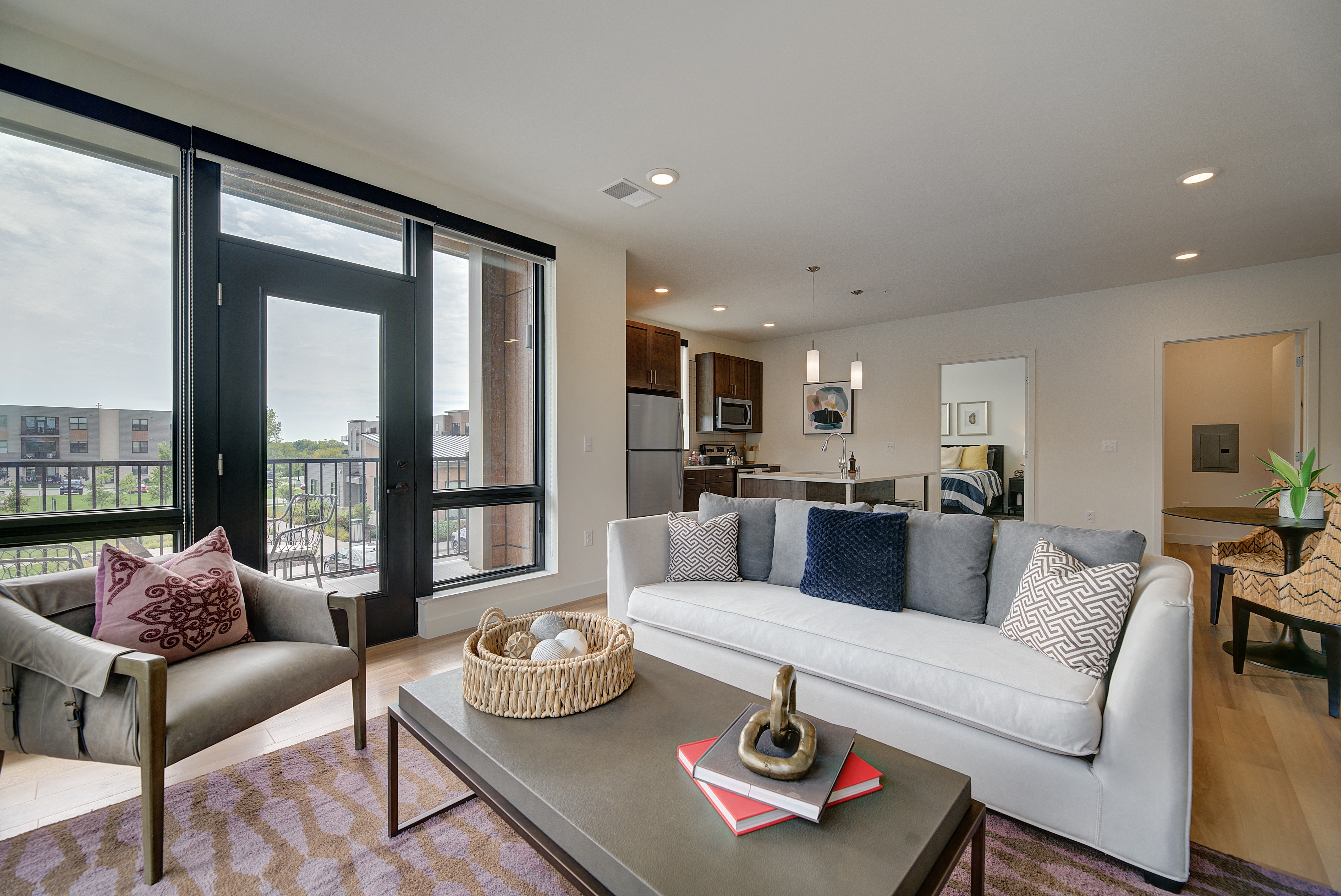 Statesman Apartments Image 7