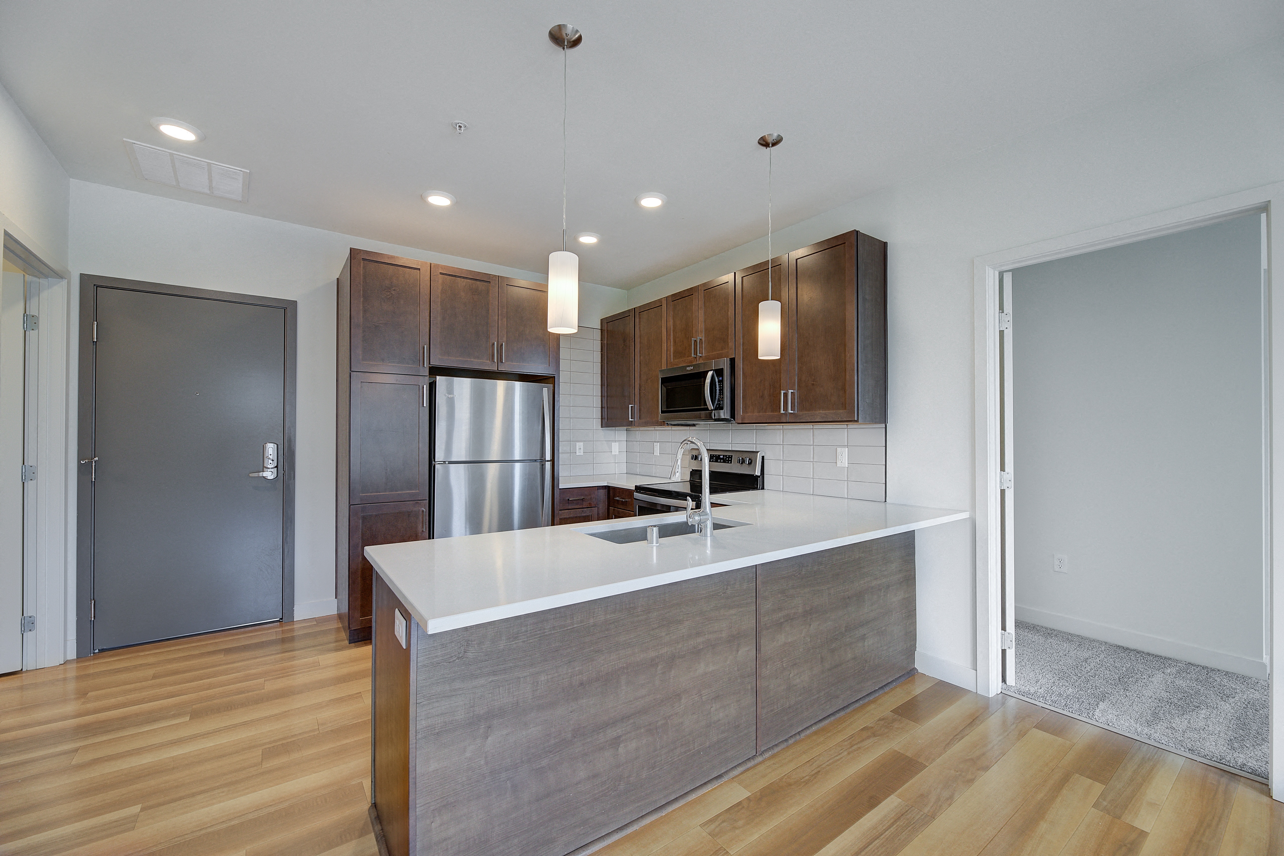 Statesman Apartments Image 12