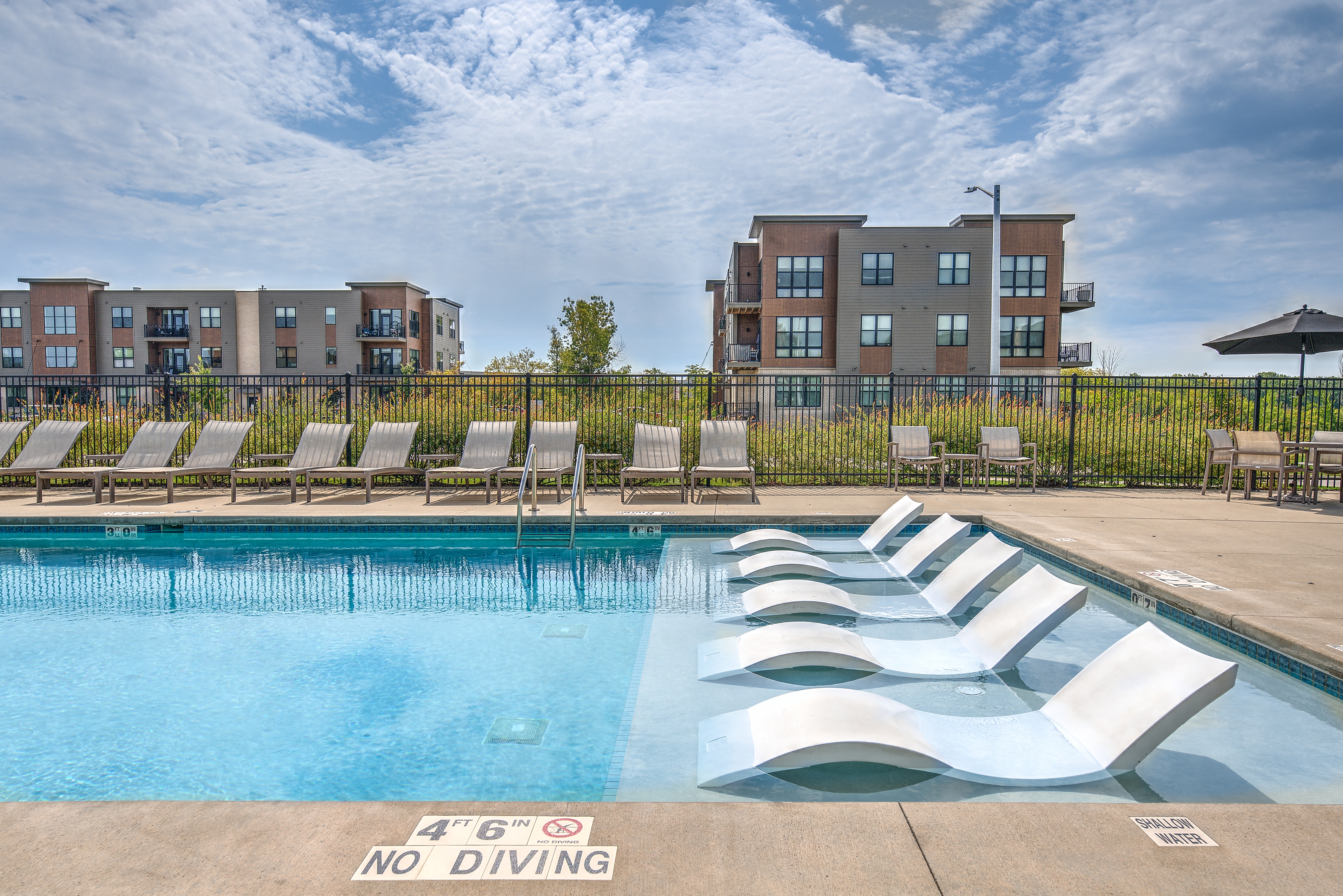 Statesman Apartments Image 34