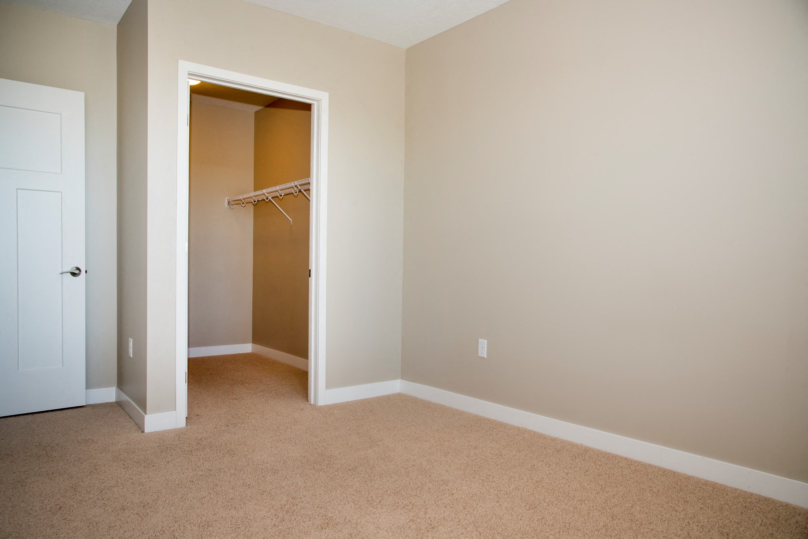 2-BR Columbia