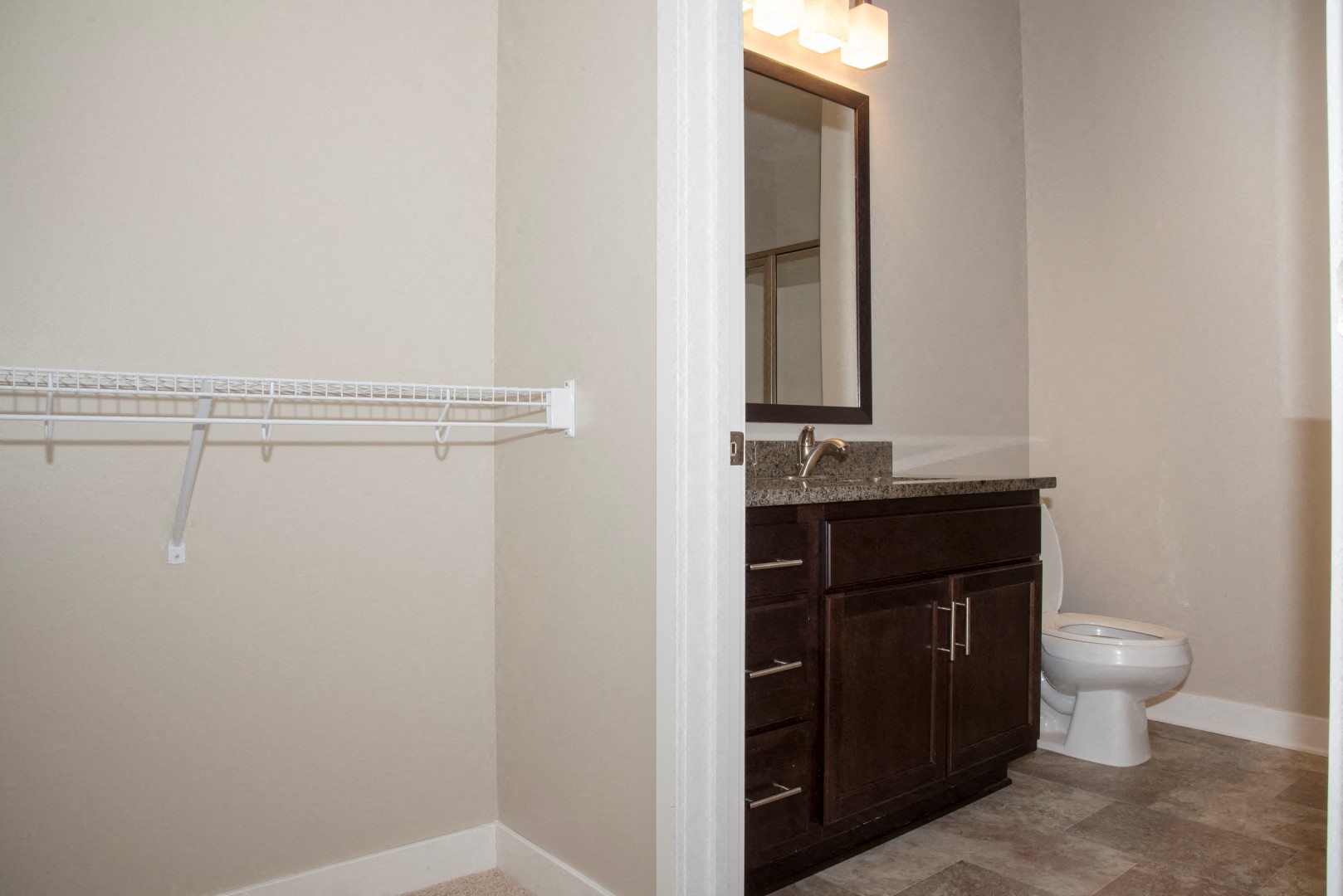 2-BR Columbia