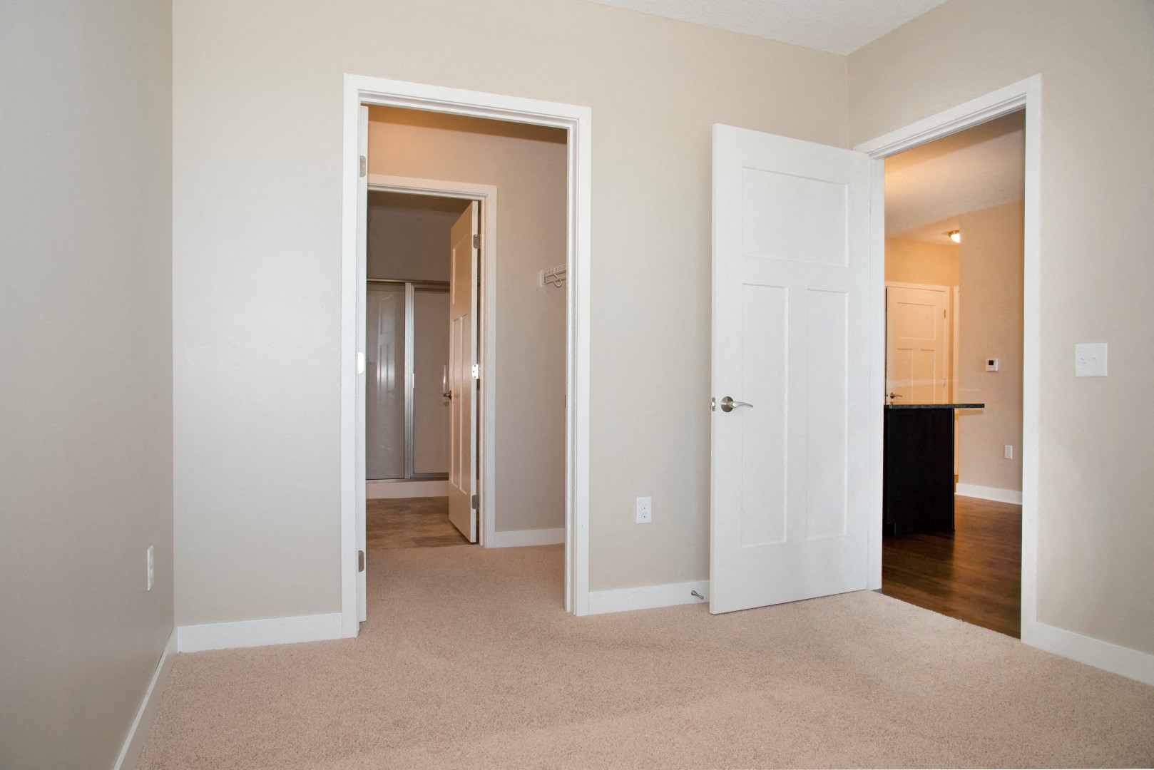 2-BR Columbia