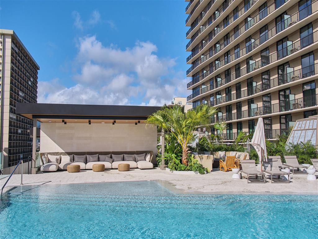 Lilia Waikiki 4
