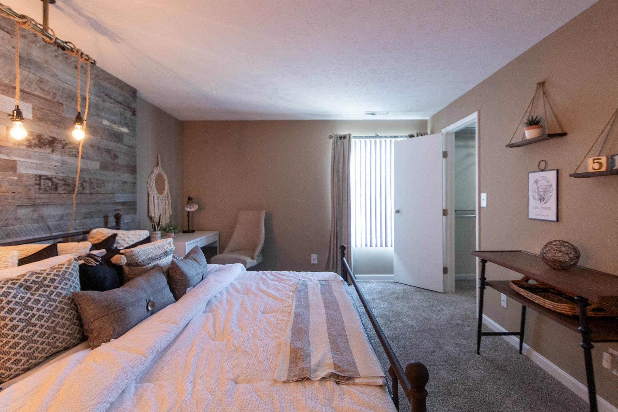 Deer Hill Image 39