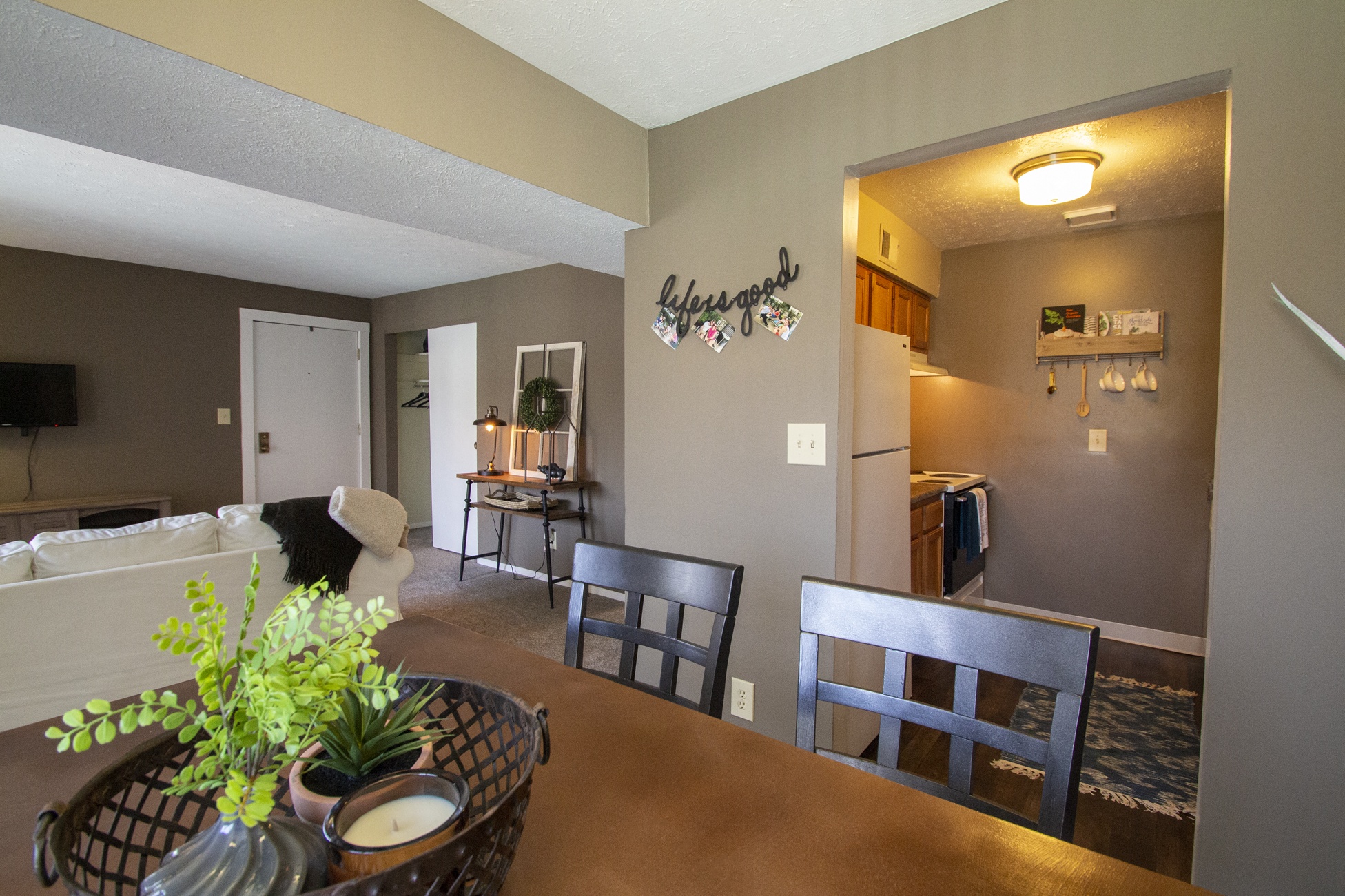 Deer Hill Image 50