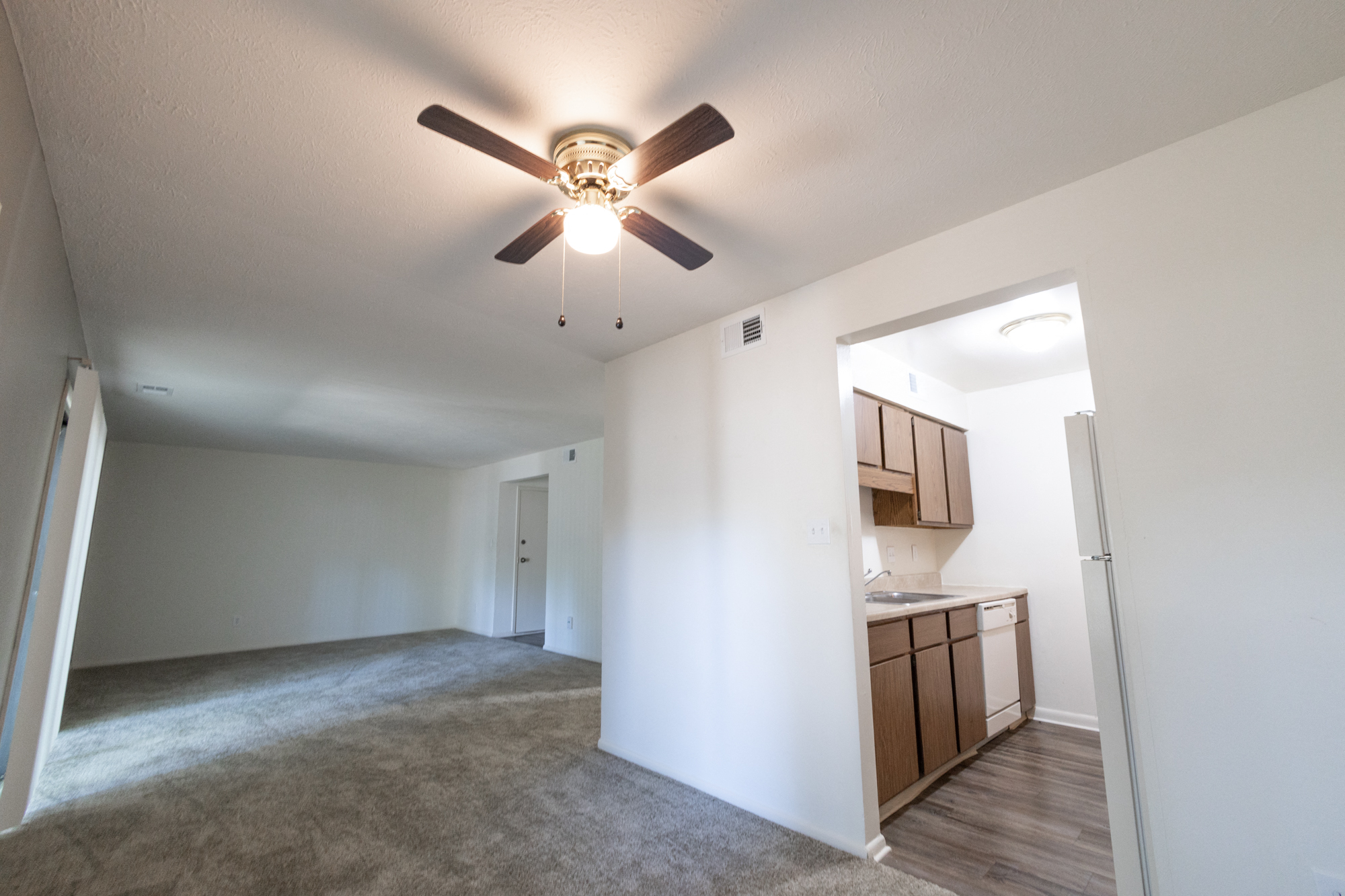 2 Bedroom Floorplan at Woodlake Apartments