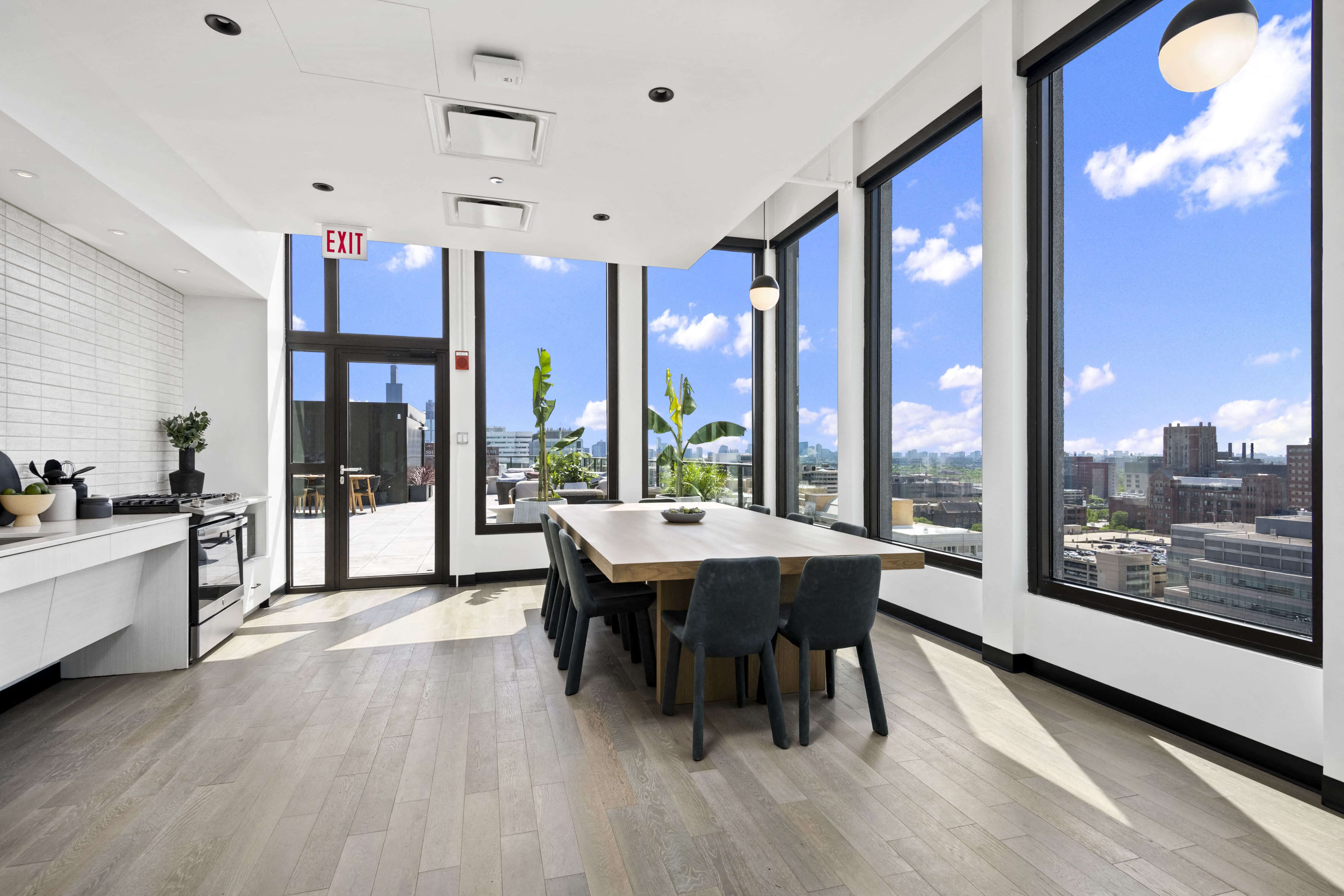 Atrio Apartments Image 18