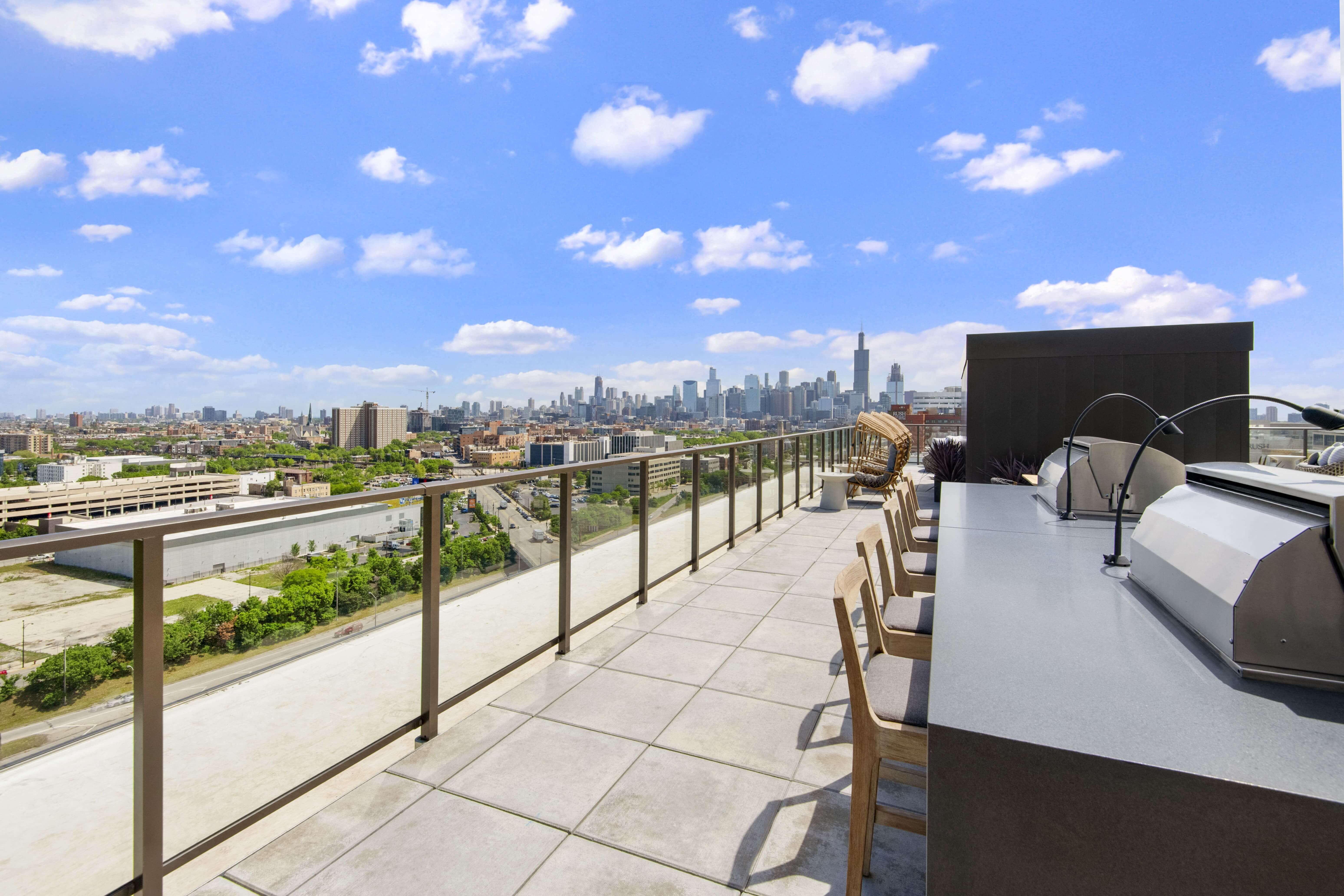 Atrio Apartments Image 9