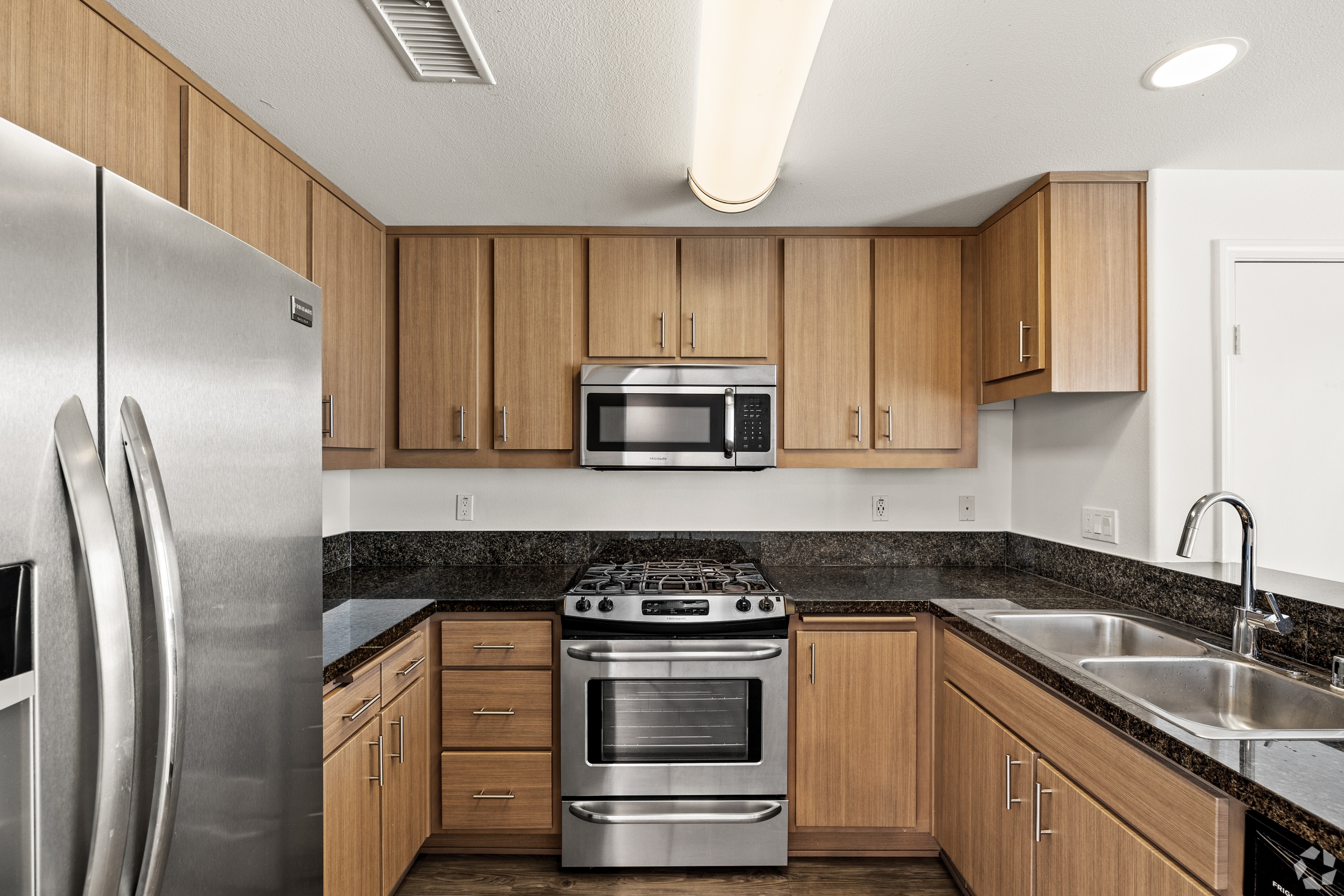 Legacy Apartments Image 10