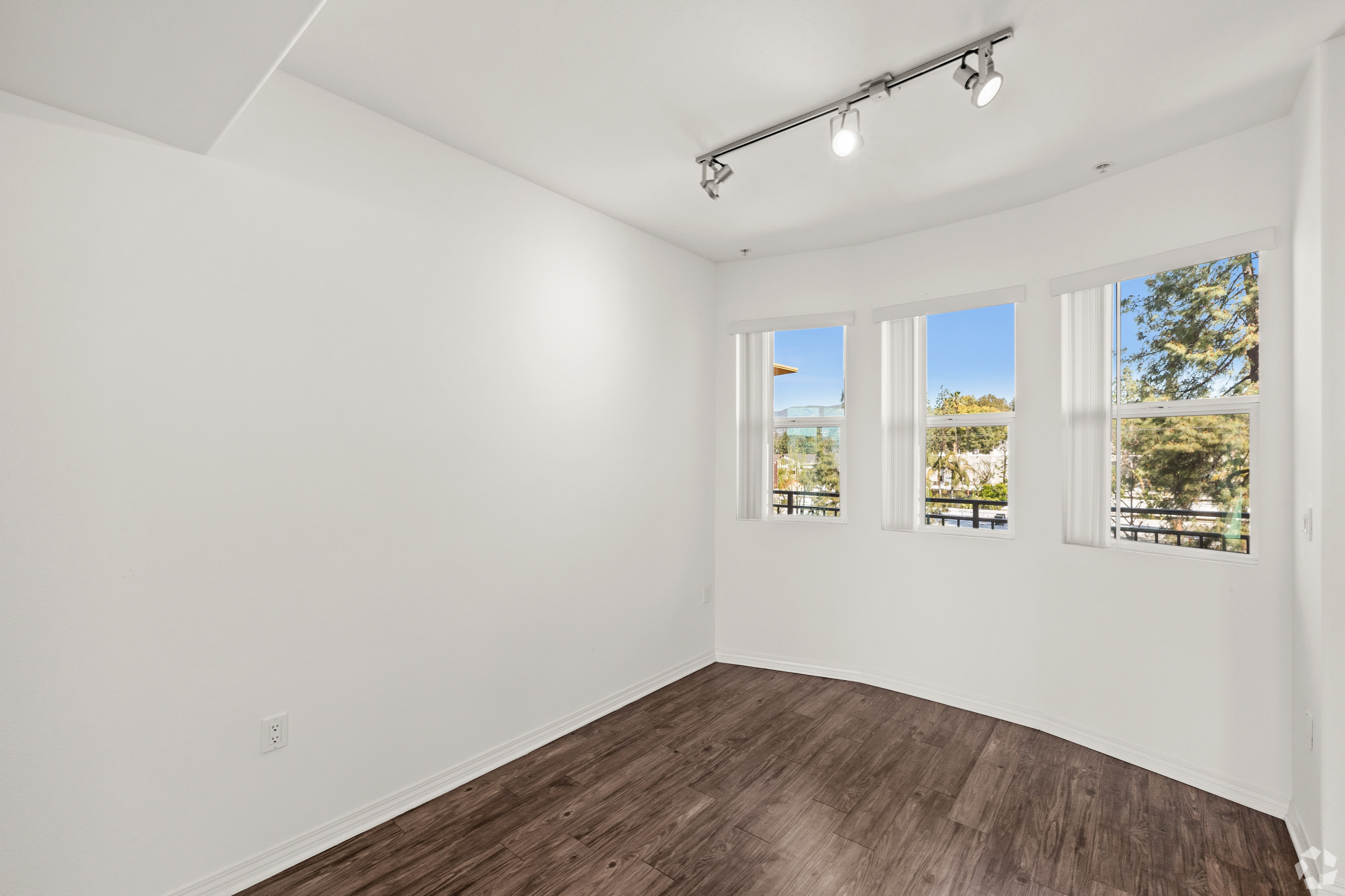Legacy Apartments Image 11