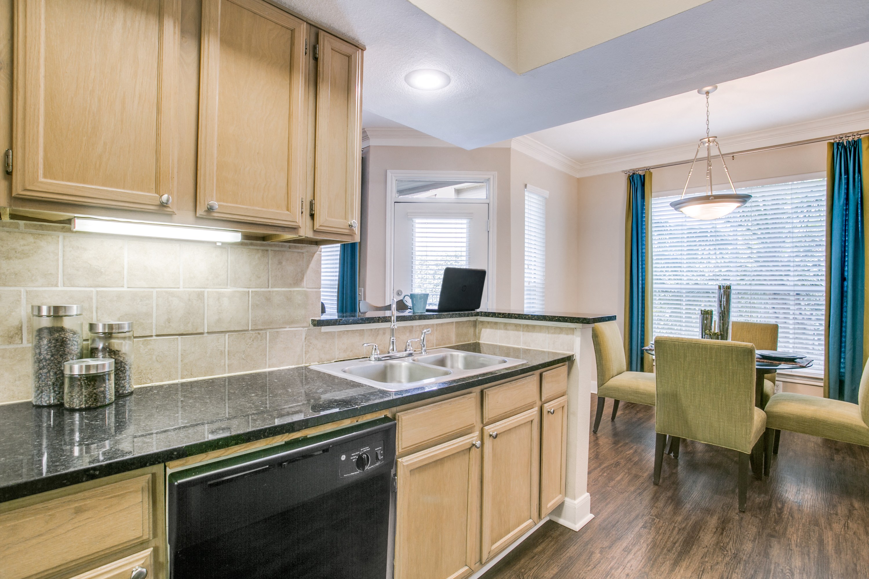 Kirby Place Apartments Image 19