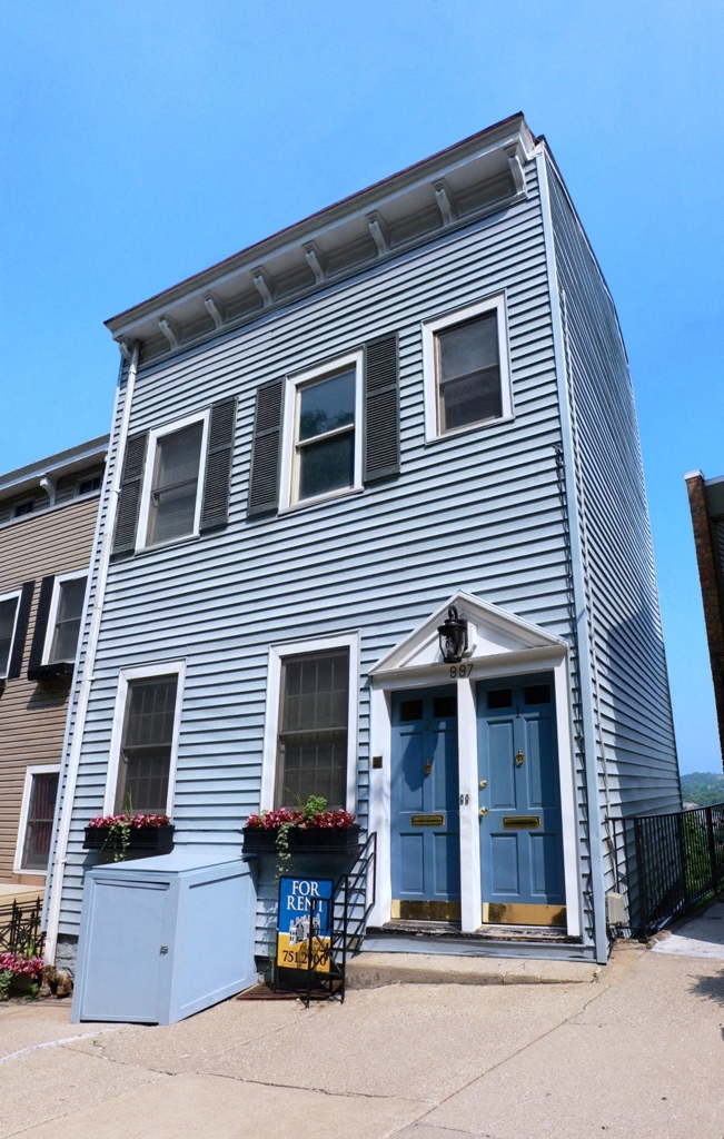 997 Hill Street