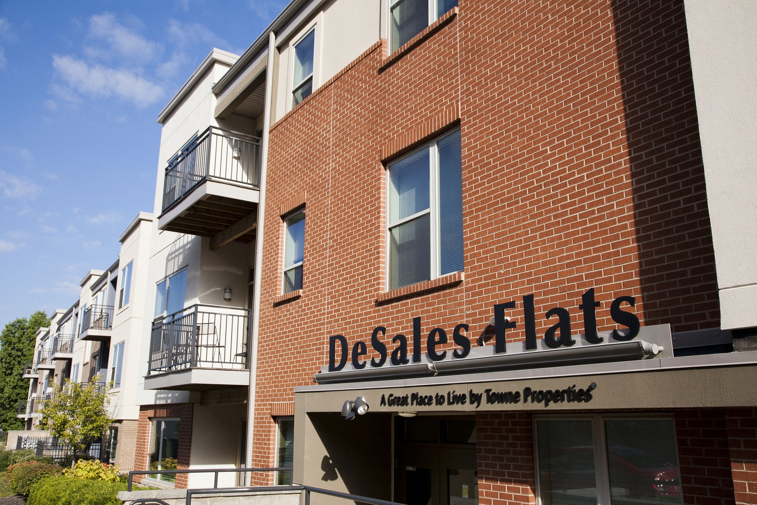 DeSales Flats/DeSales Plaza Community Room