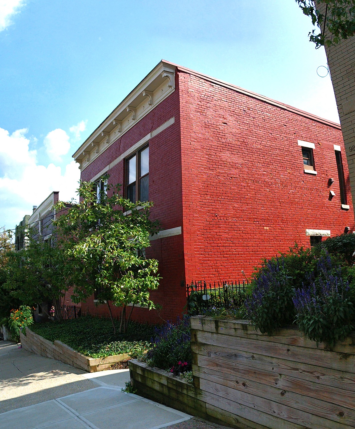 Paradrome Condos