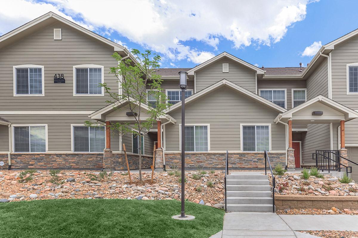 Black Feather Apartment Homes Image 22
