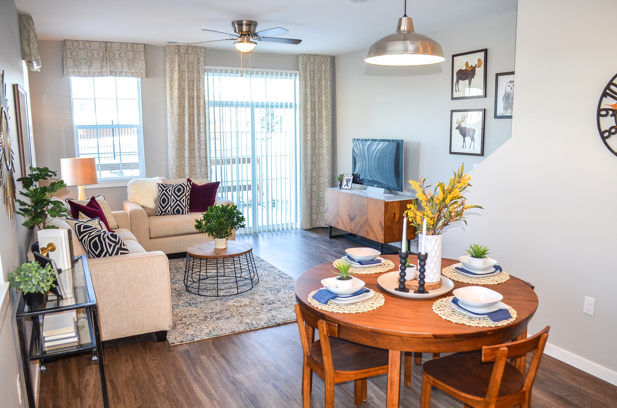 Black Feather Apartment Homes Image 5