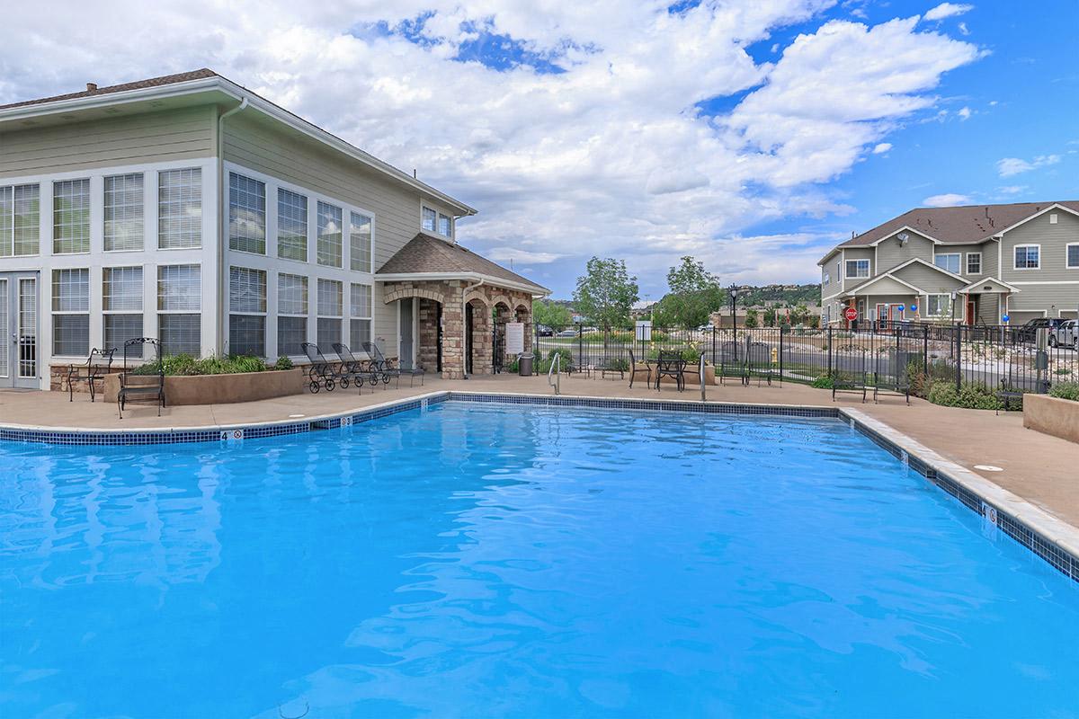 Black Feather Apartment Homes Image 16