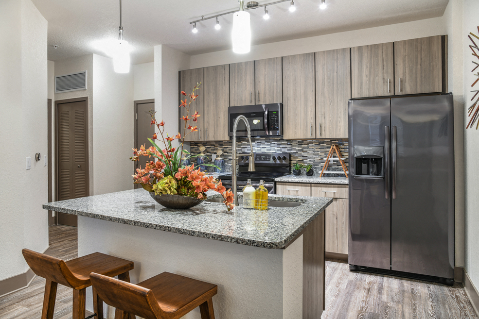 Centre Pointe Apartments Image 1