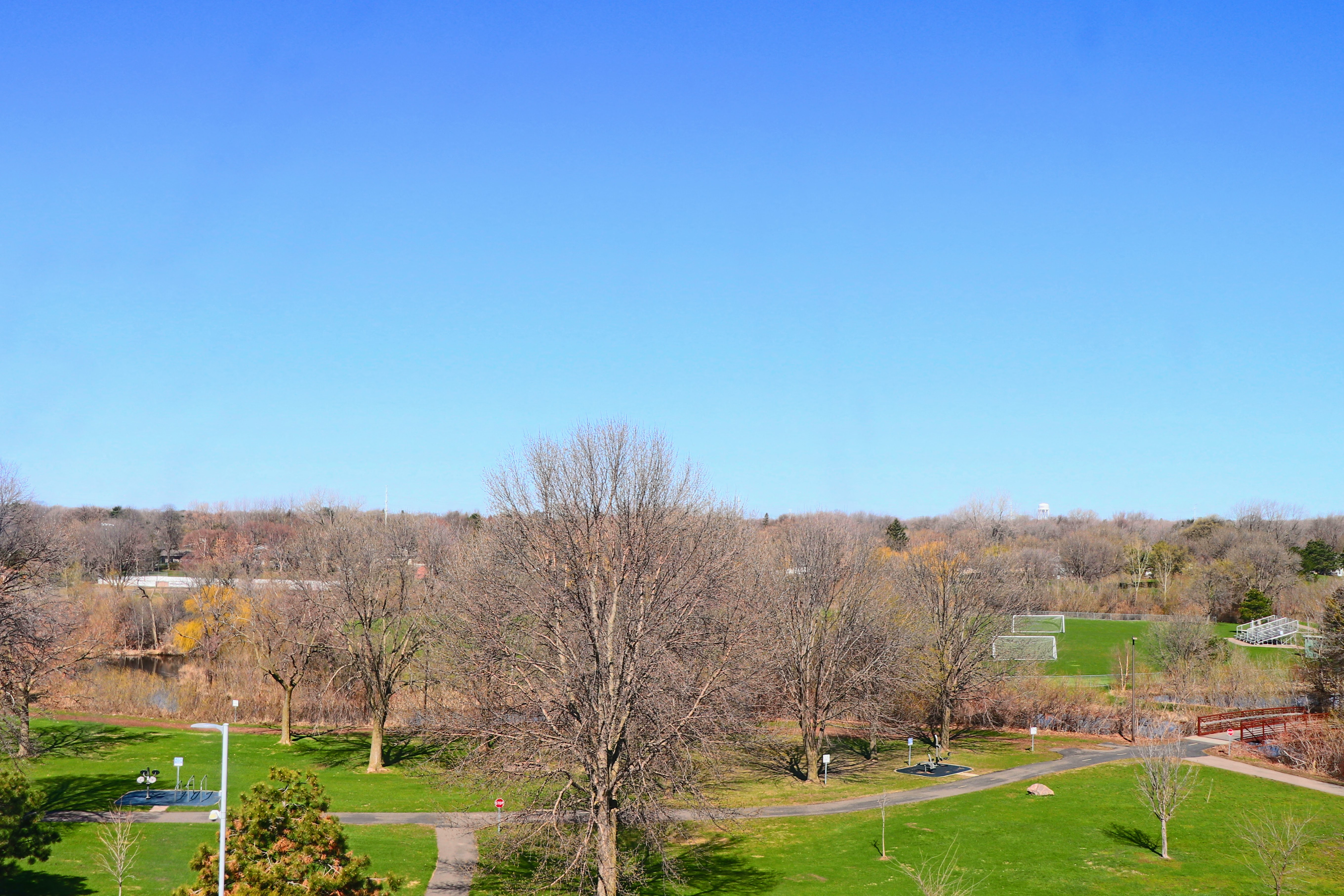 For nature lovers, our apartments provide direct access to the scenic Shingle Creek Region Trail and Centennial Park.