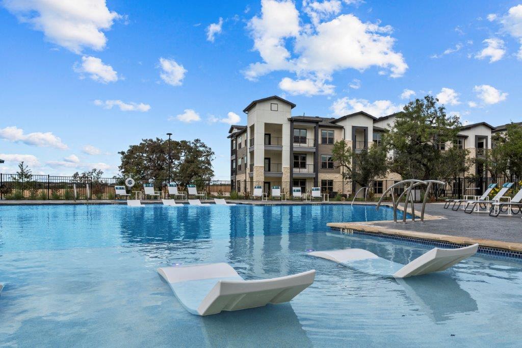 Redbird Ridge Apartments Image 20