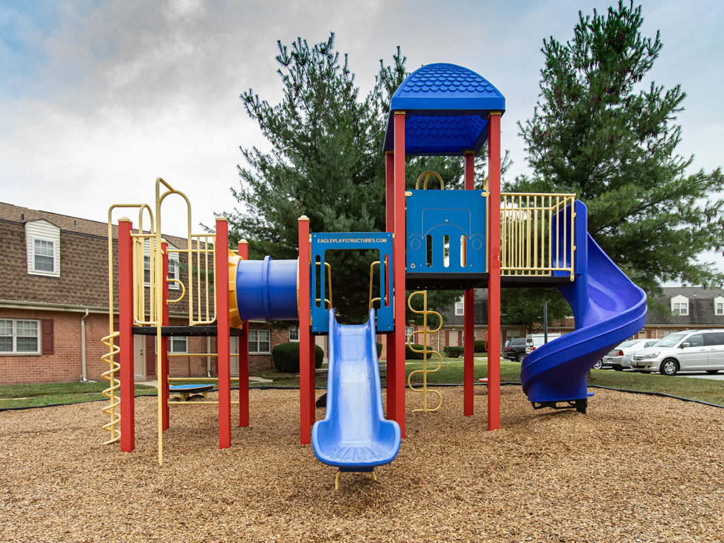 Somerset Woods Townhomes Image 15
