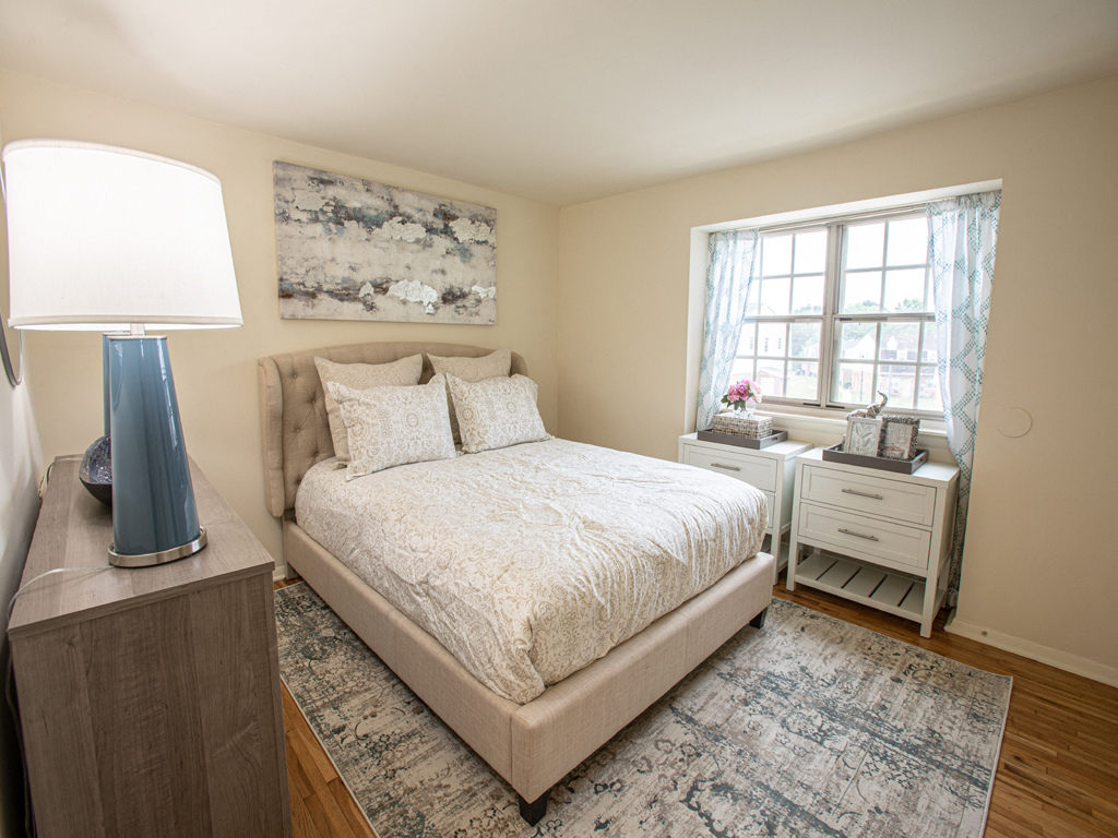 Somerset Woods Townhomes Image 7