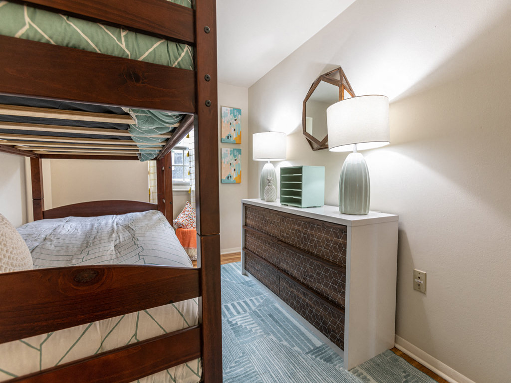 Somerset Woods Townhomes Image 13