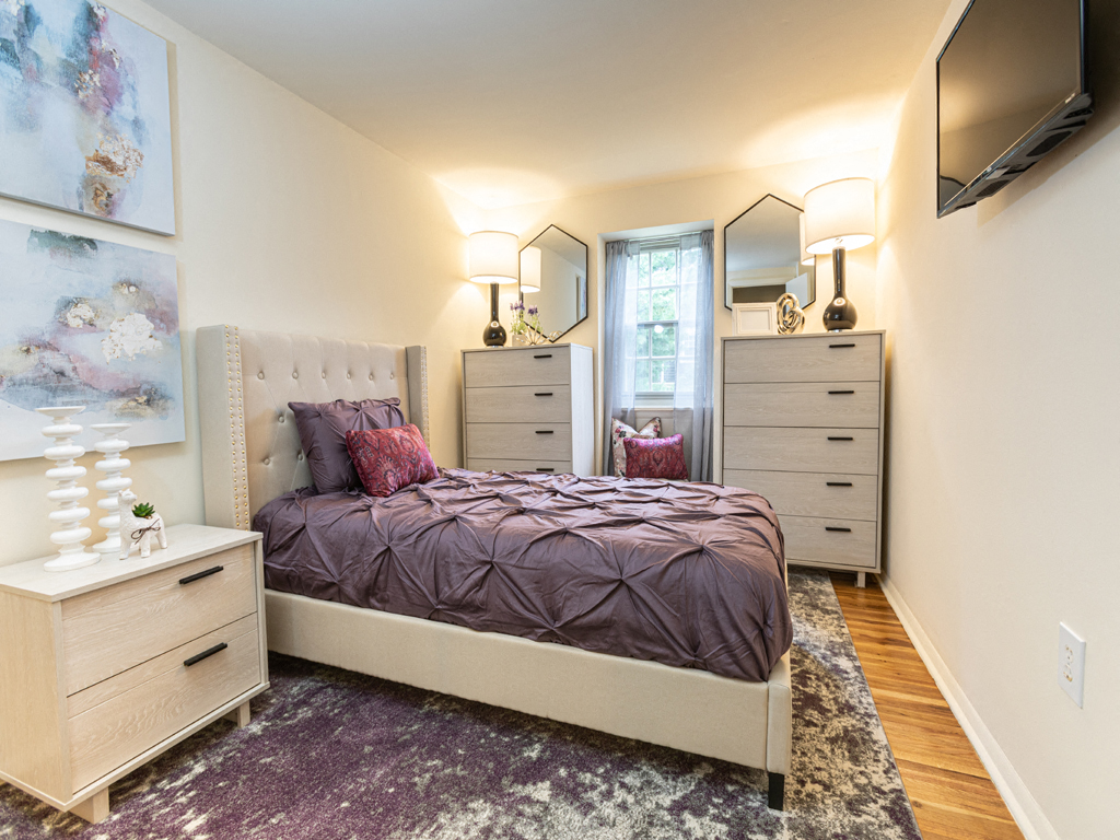 Somerset Woods Townhomes Image 14