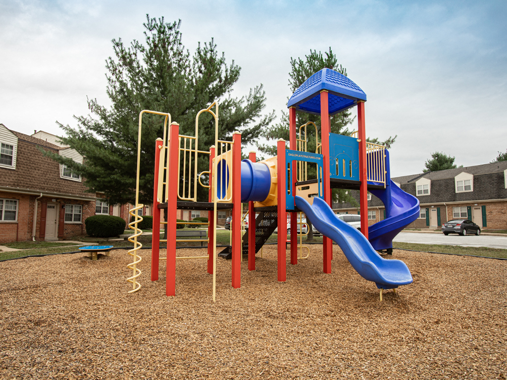 Somerset Woods Townhomes Image 16
