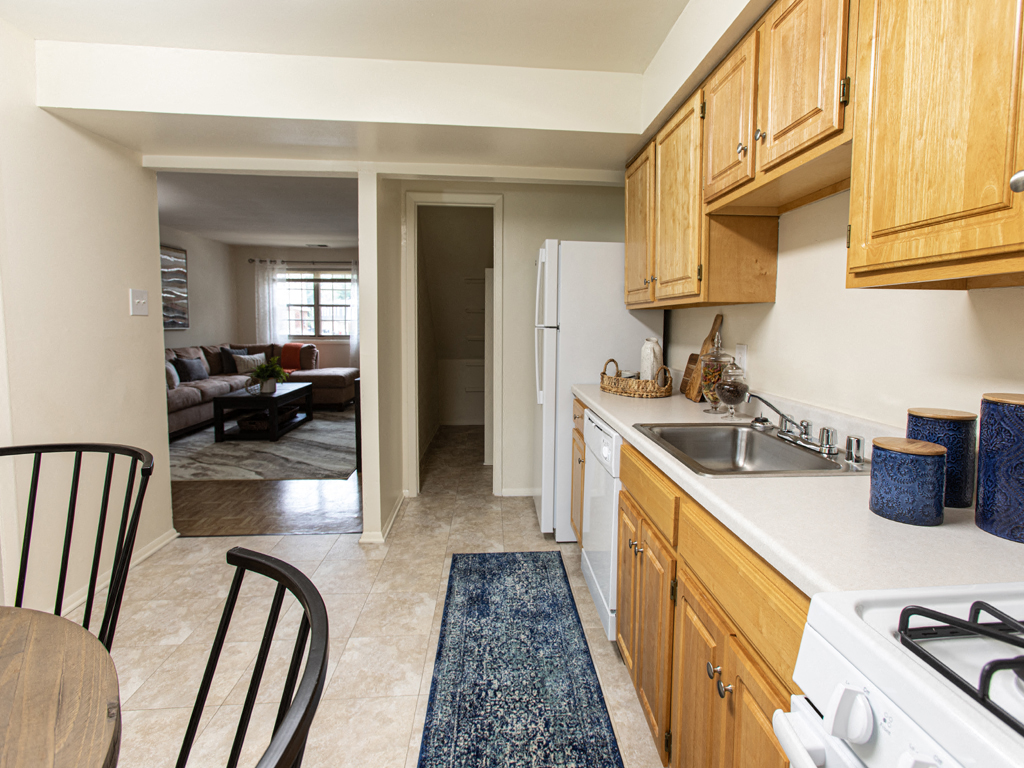 Somerset Woods Townhomes Image 6