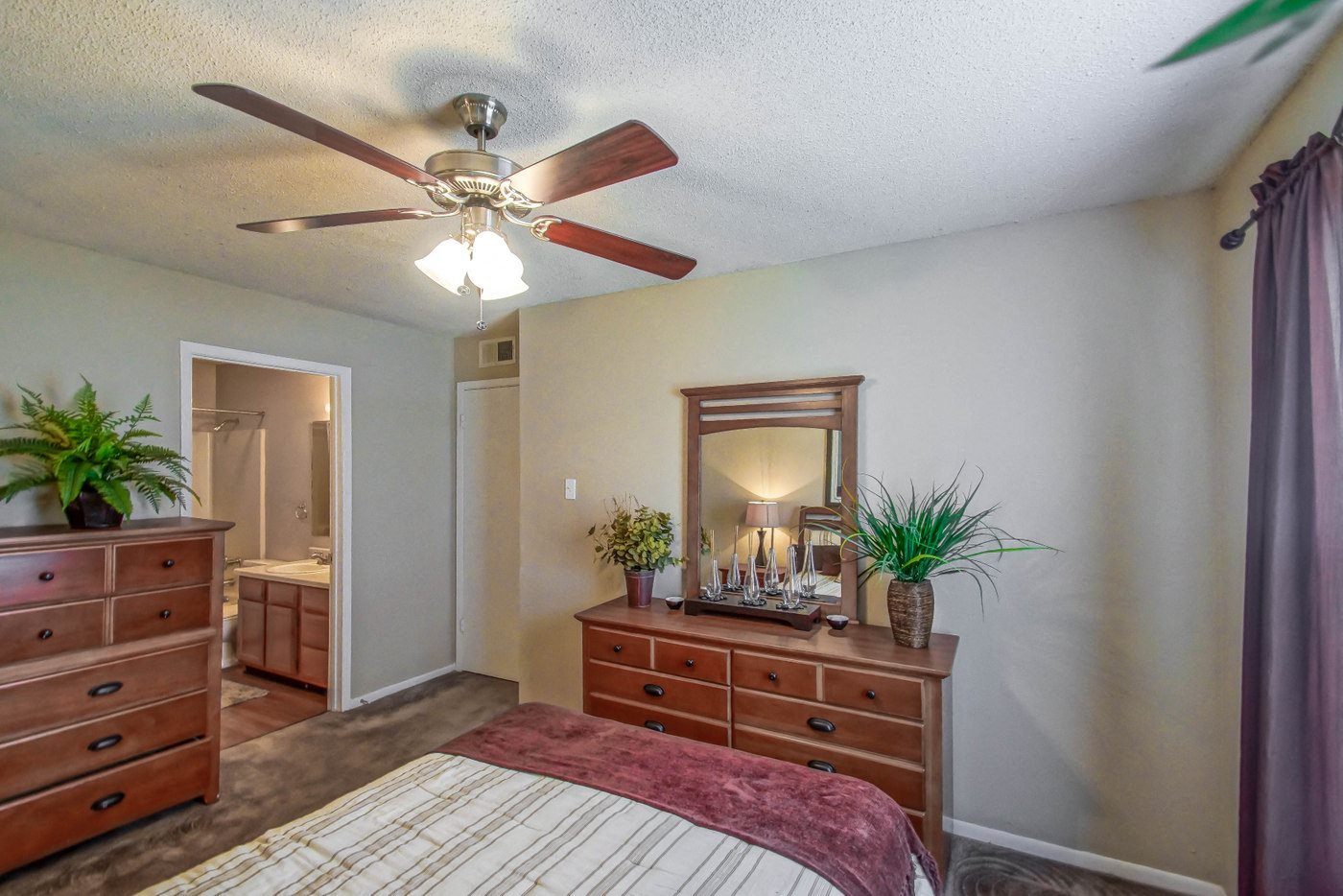 Photos and Video of Emberwood Apartments in Lafayette, LA