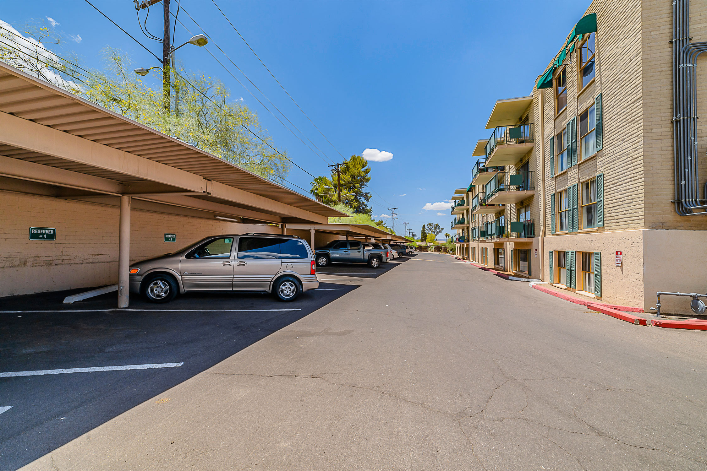 Bellevue Tower Apartments Image 5
