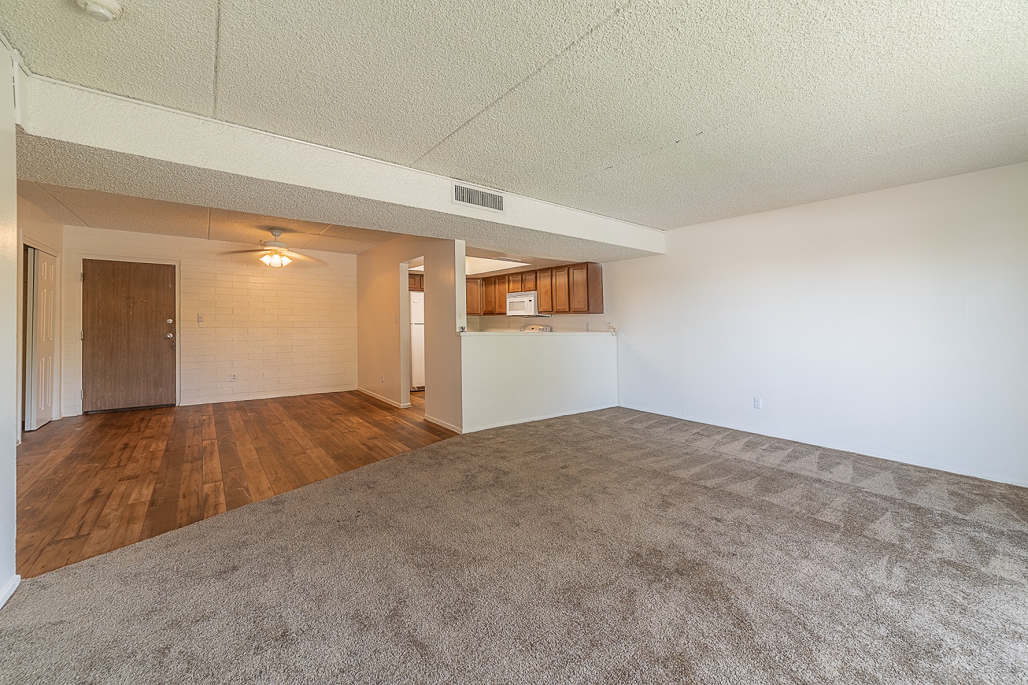 Bellevue Tower Apartments Image 11