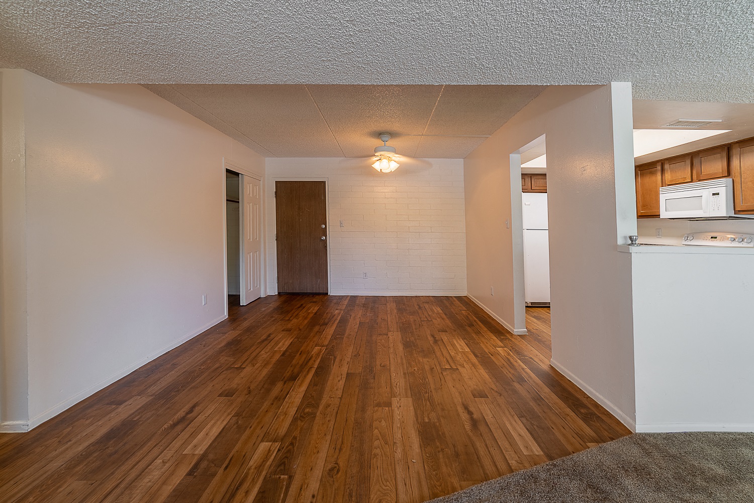 Bellevue Tower Apartments Image 12