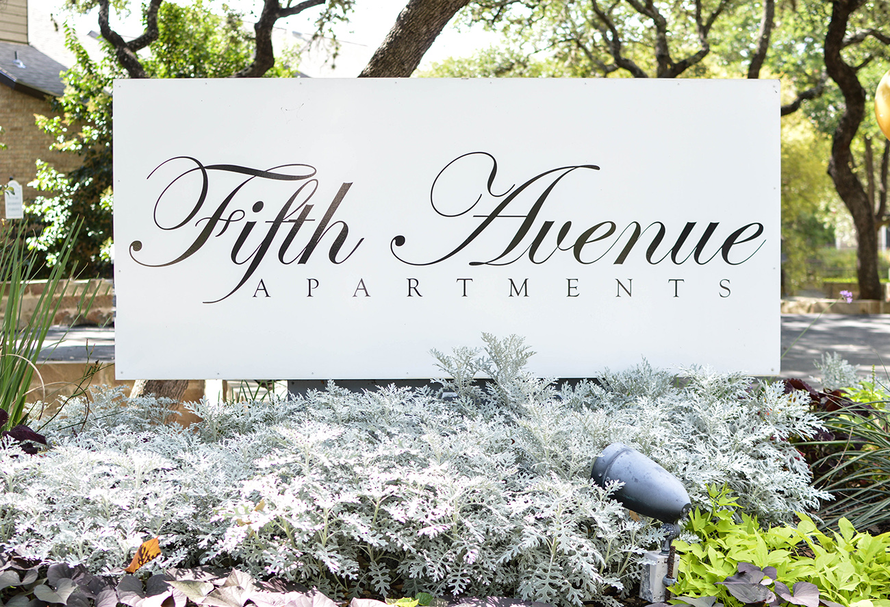 Fifth Avenue Apartments Image 47