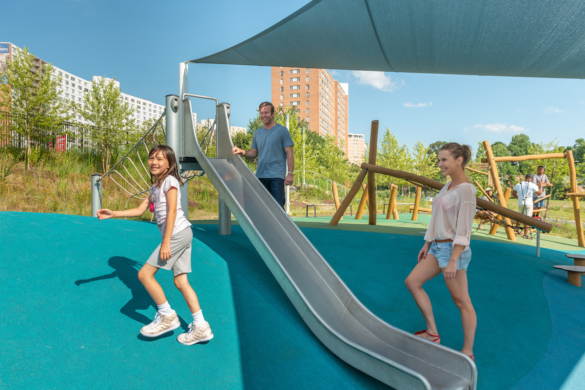 Play structure Play structure