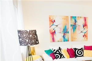 Kington Square Townhome - Spacious Open Living Rooms