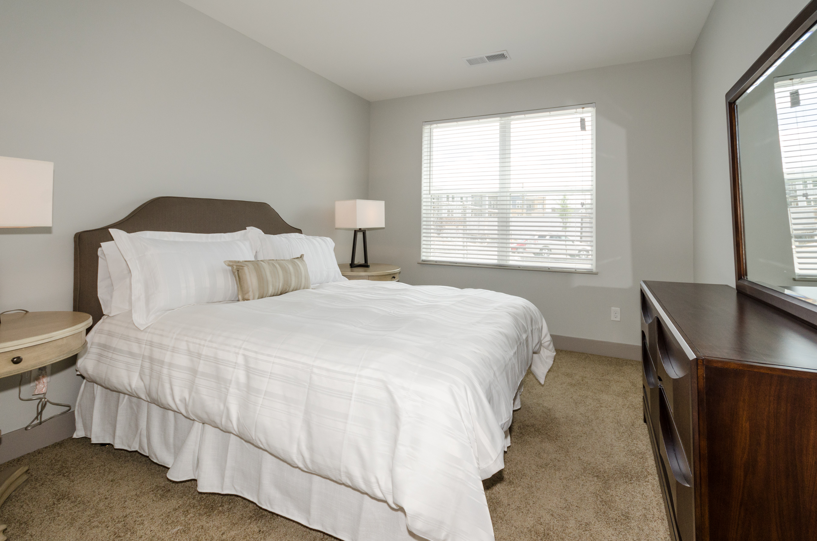 Bedroom- MadMar Flats- Oakley Cincinnati, OH Apartments