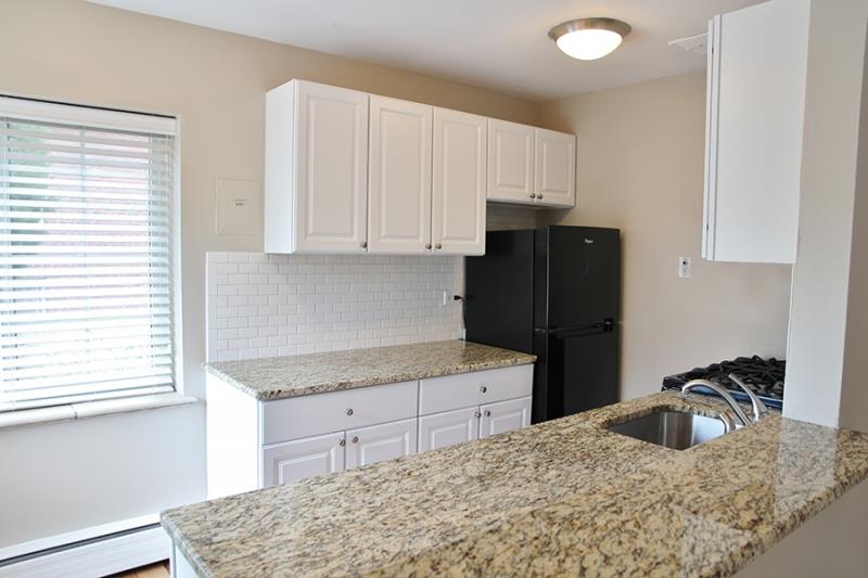 929 Marion Image 33
