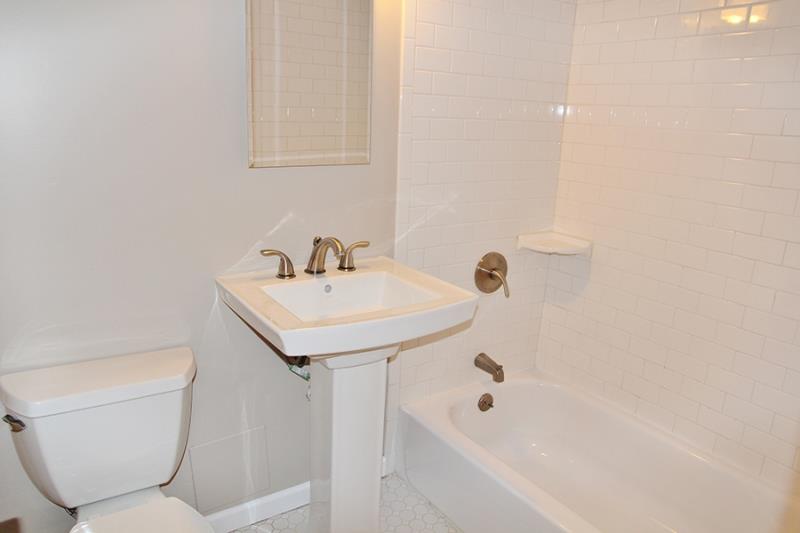 929 Marion Image 40